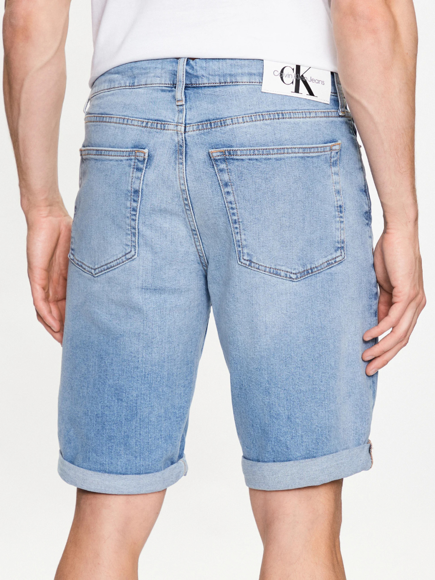 detail Calvin Klein pánské džínové šortky