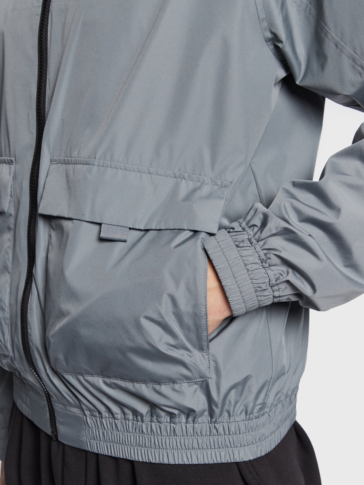 detail Calvin Klein pánská šedá bunda