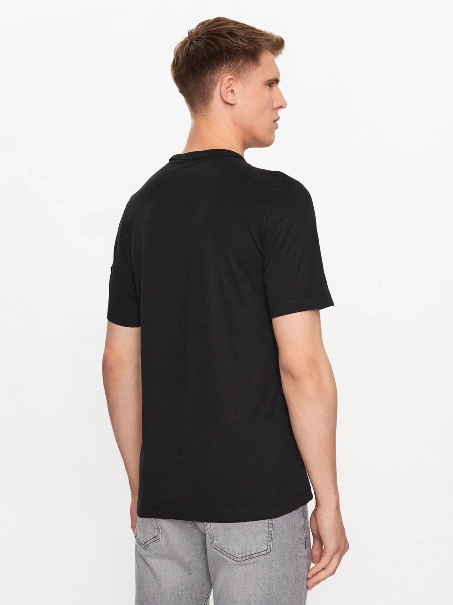 detail Calvin Klein pánské černé tričko