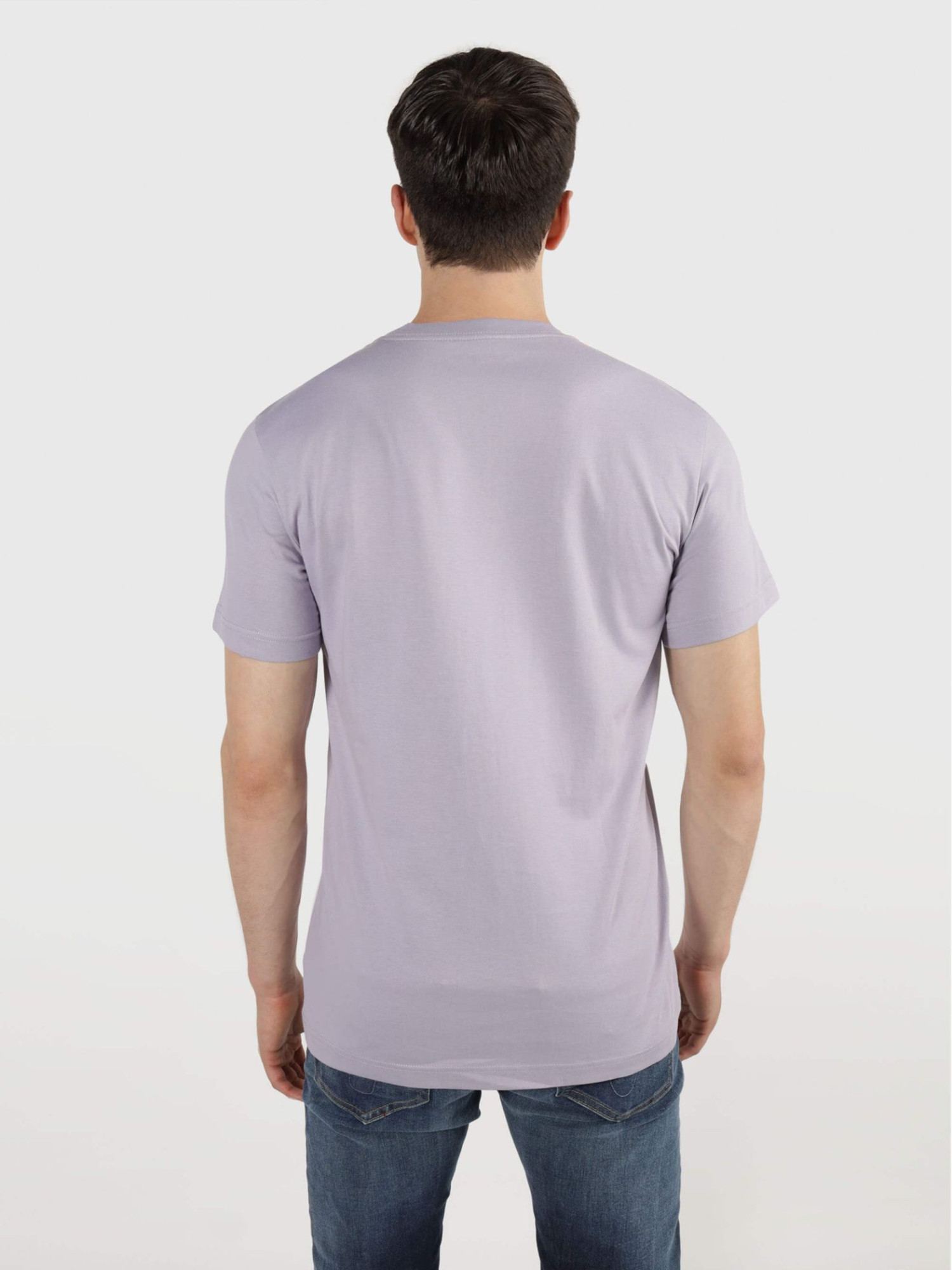 detail Calvin Klein pánské fialové tričko