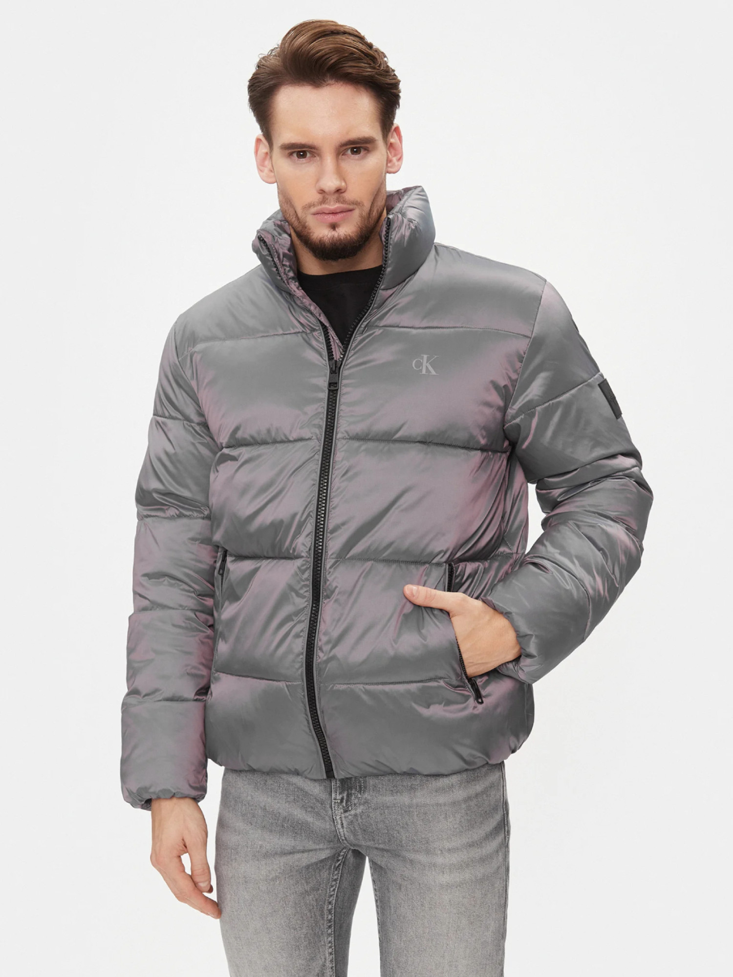 detail Calvin Klein pánská fialová bunda