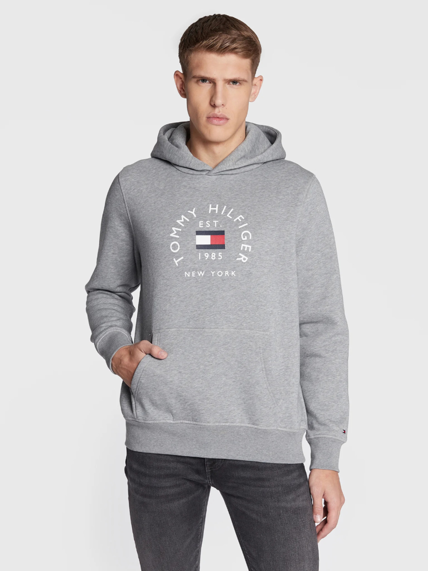 detail Tommy Hilfiger pánská šedá mikina