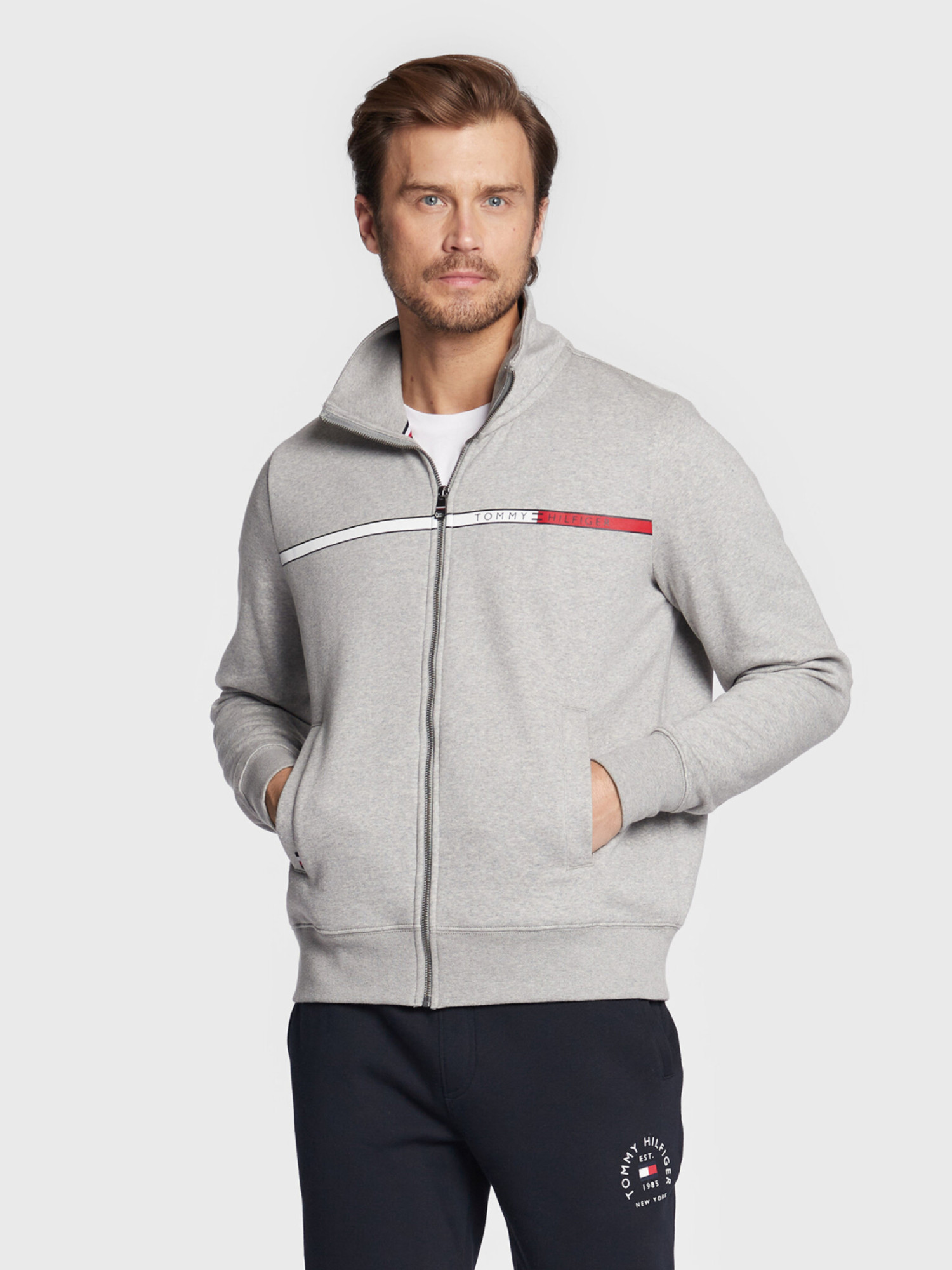 detail Tommy Hilfiger pánská šedá mikina
