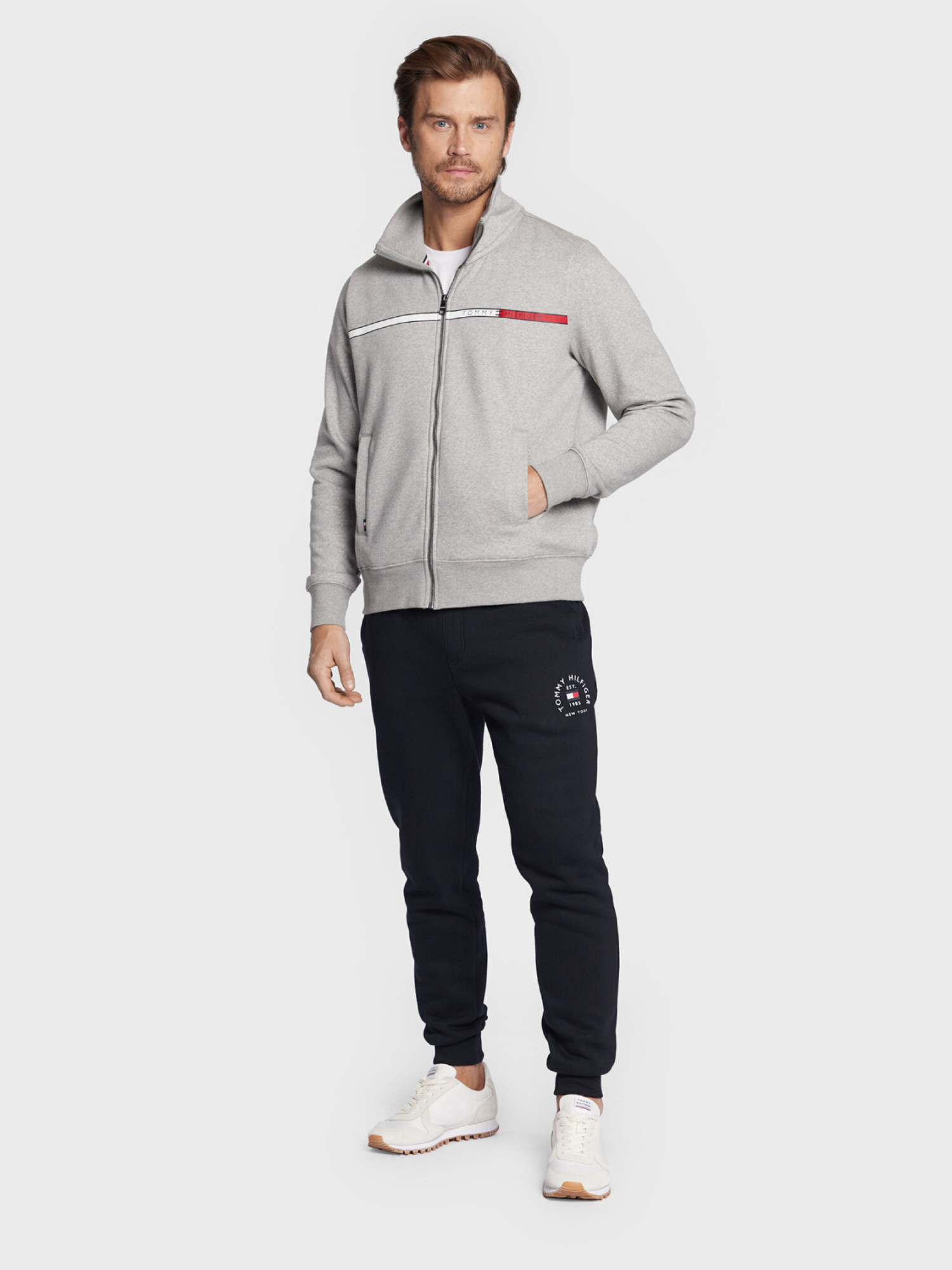 detail Tommy Hilfiger pánská šedá mikina