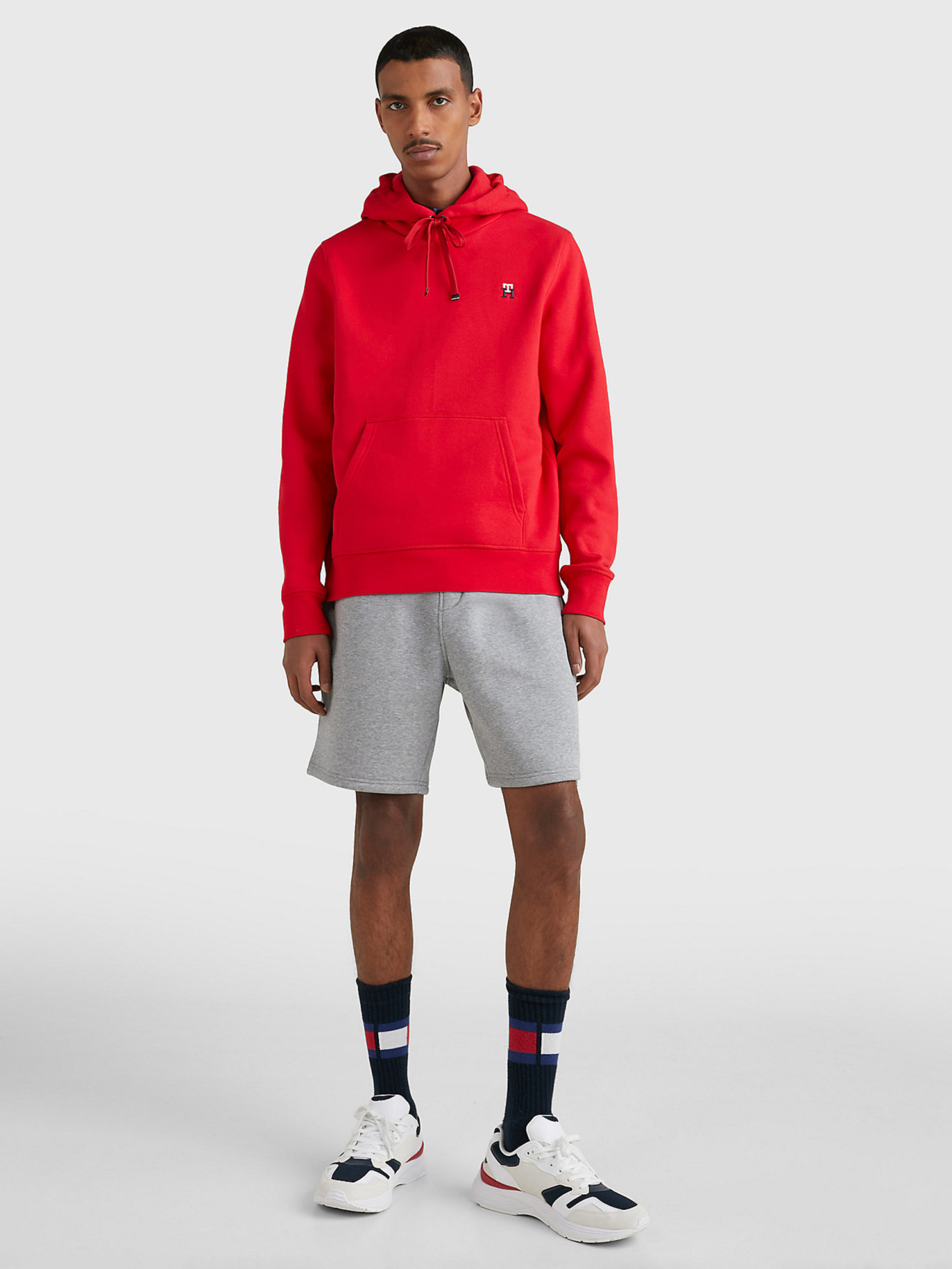 detail Tommy Hilfiger pánská červená mikina