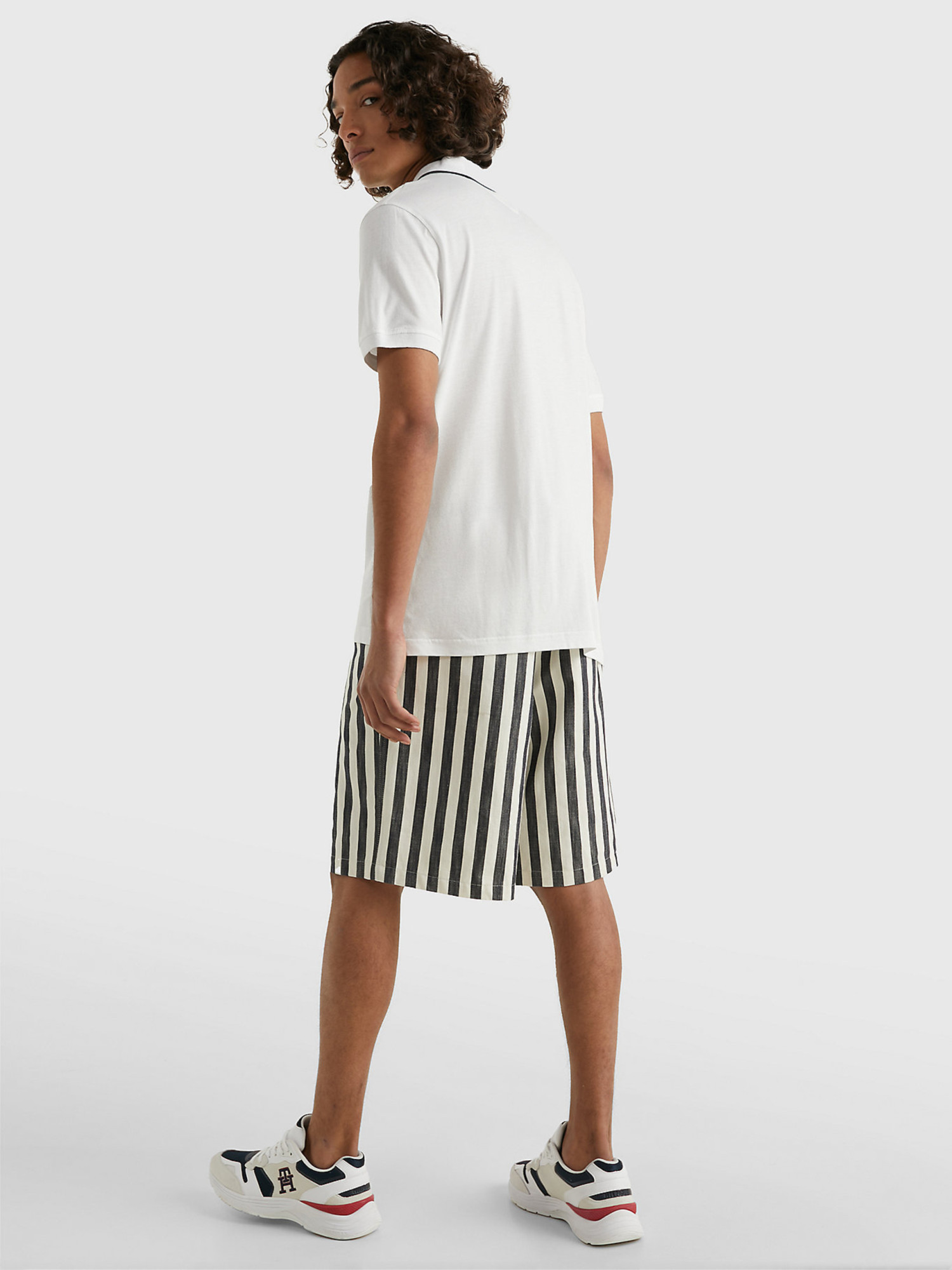 detail Tommy Hilfiger pánské bílé polo triko