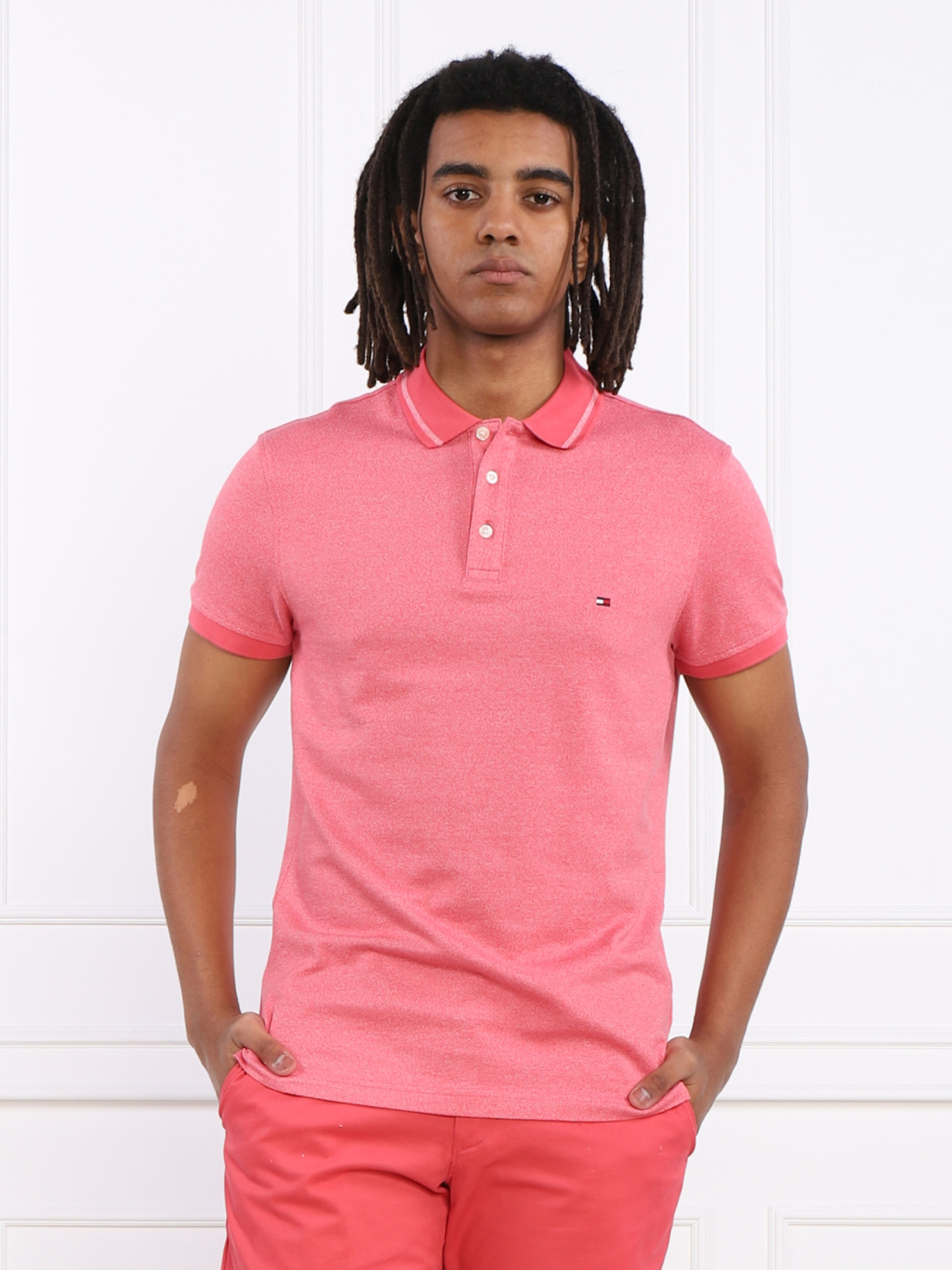 detail Tommy Hilfiger pánské červené polo
