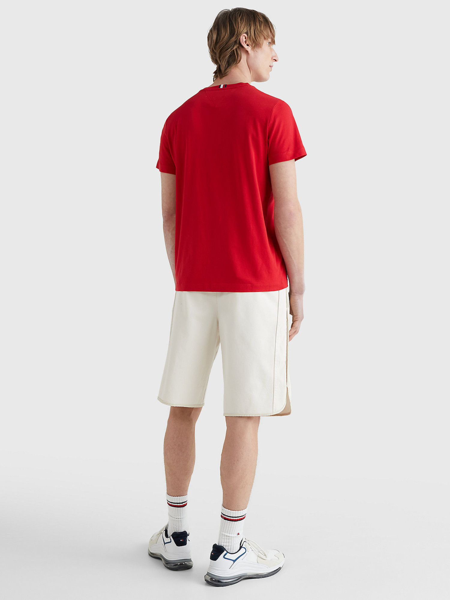 detail Tommy Hilfiger pánské červené tričko