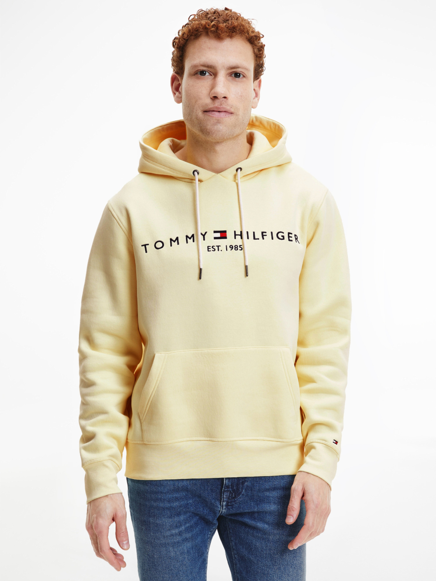 detail Tommy Hilfiger pánská žlutá mikina Logo Hoody