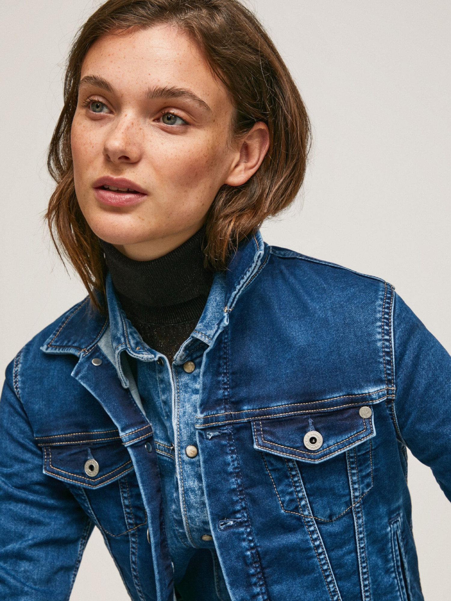 detail Pepe Jeans dámská tmavě modrá džínová bunda Core