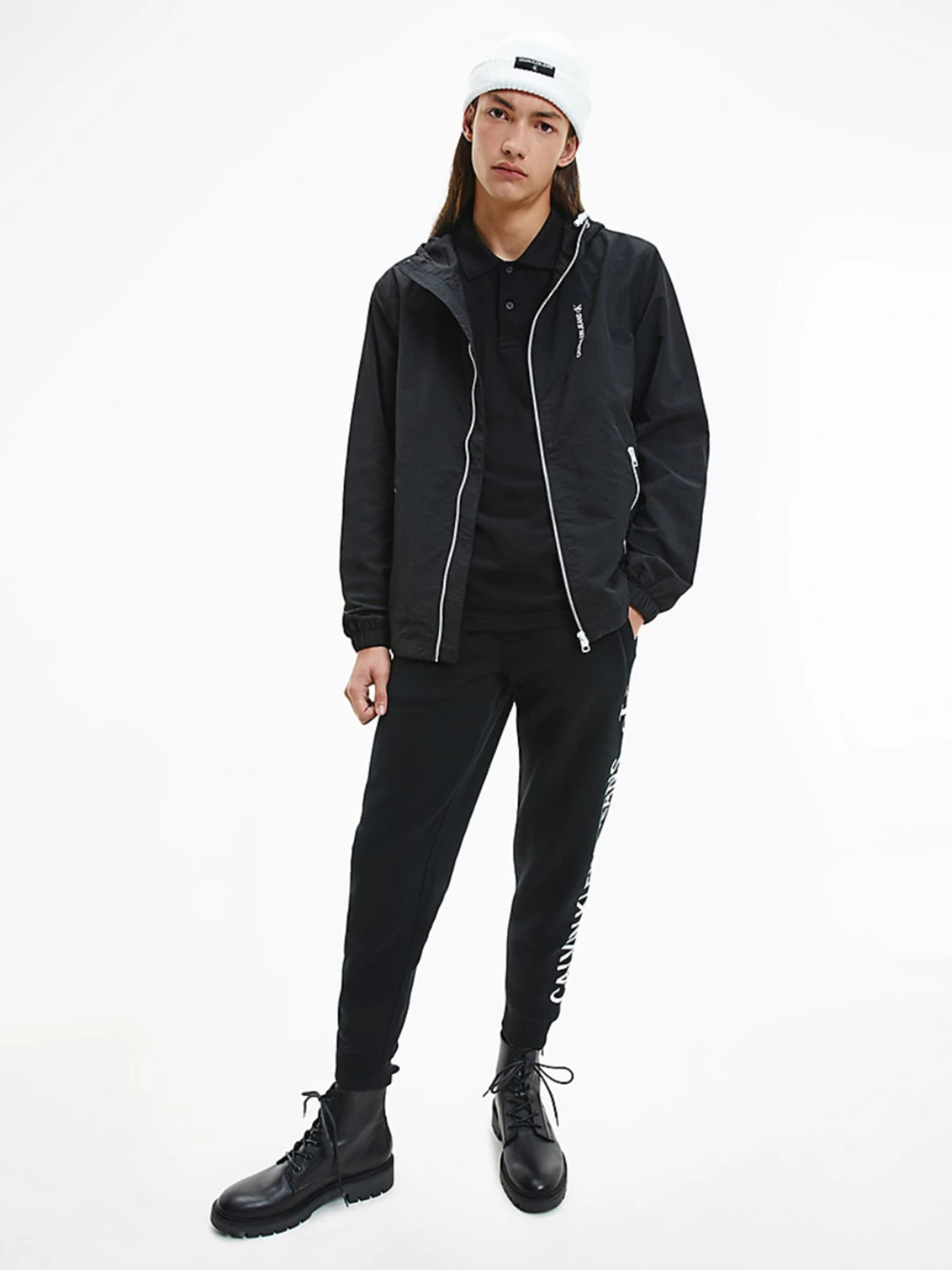 detail Calvin Klein pánská černá bunda