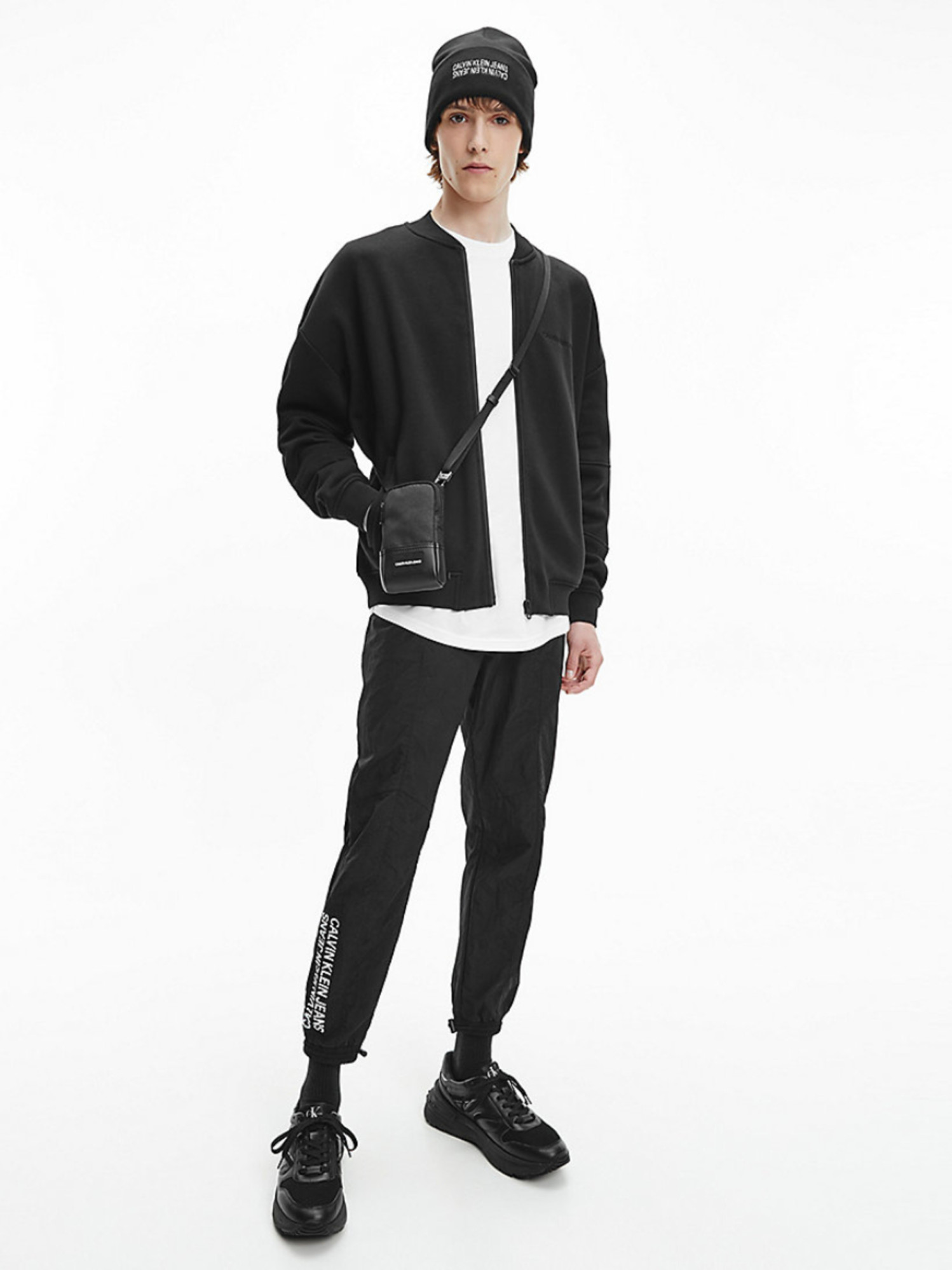 detail Calvin Klein pánská černá mikina