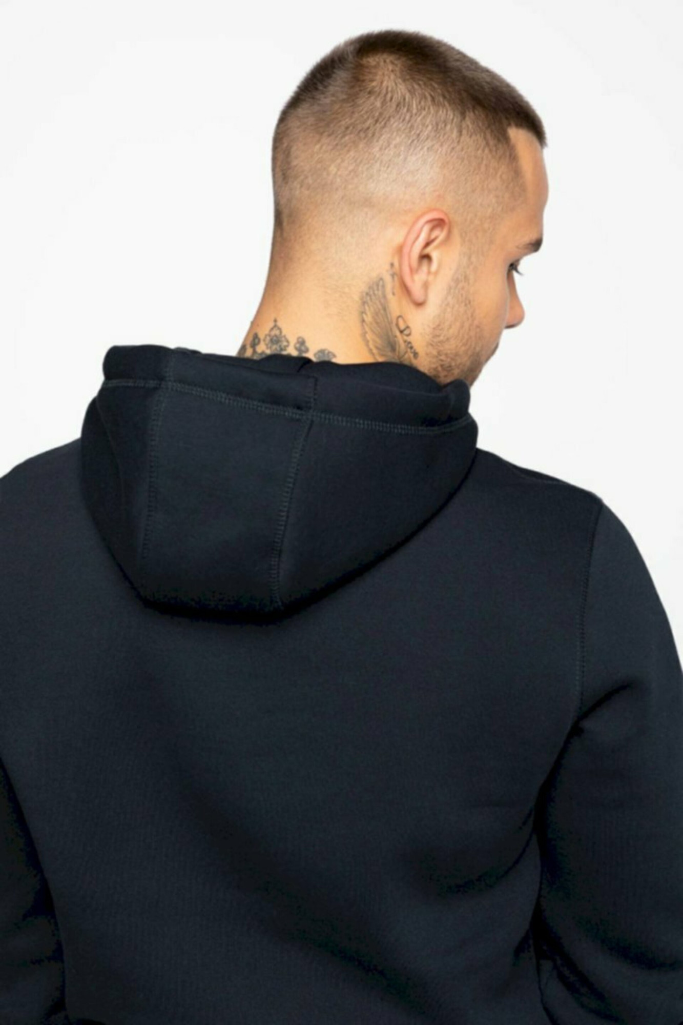 detail Tommy Hilfiger pánská tmavě modrá mikina