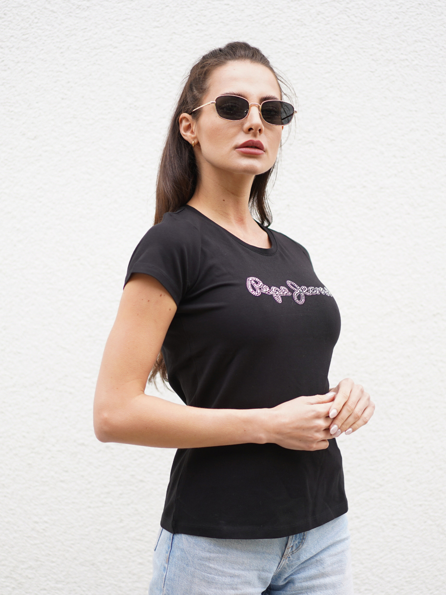 detail Pepe Jeans dámské černé tričko