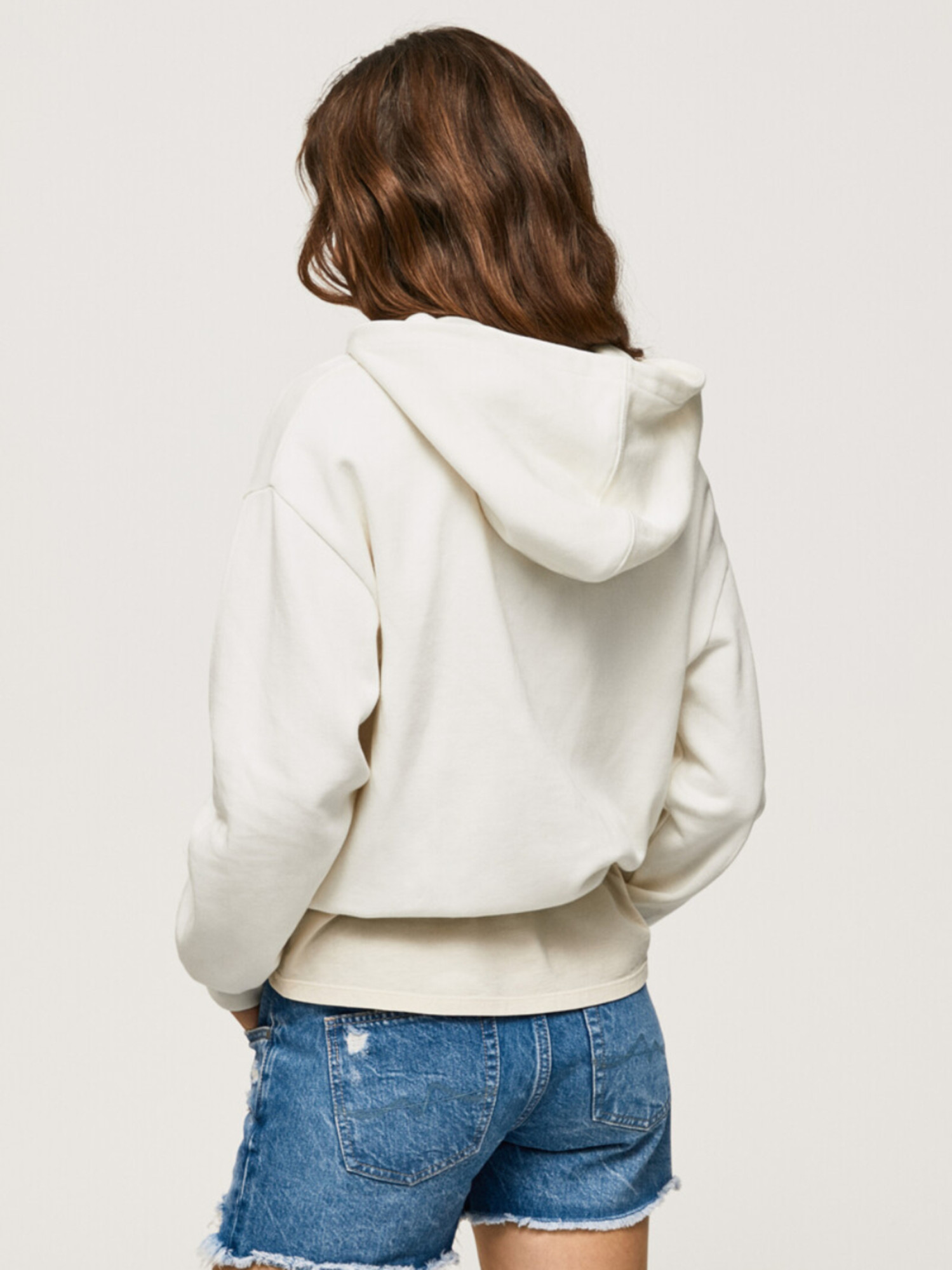 detail Pepe Jeans dámská krémová mikina