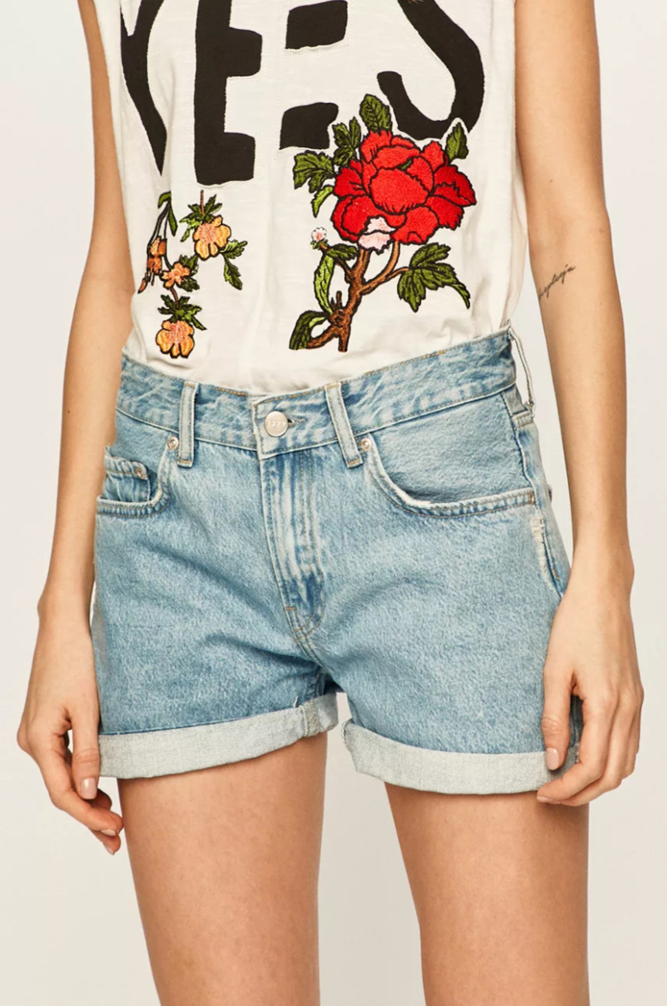 detail Pepe Jeans dámské džínové šortky Mable