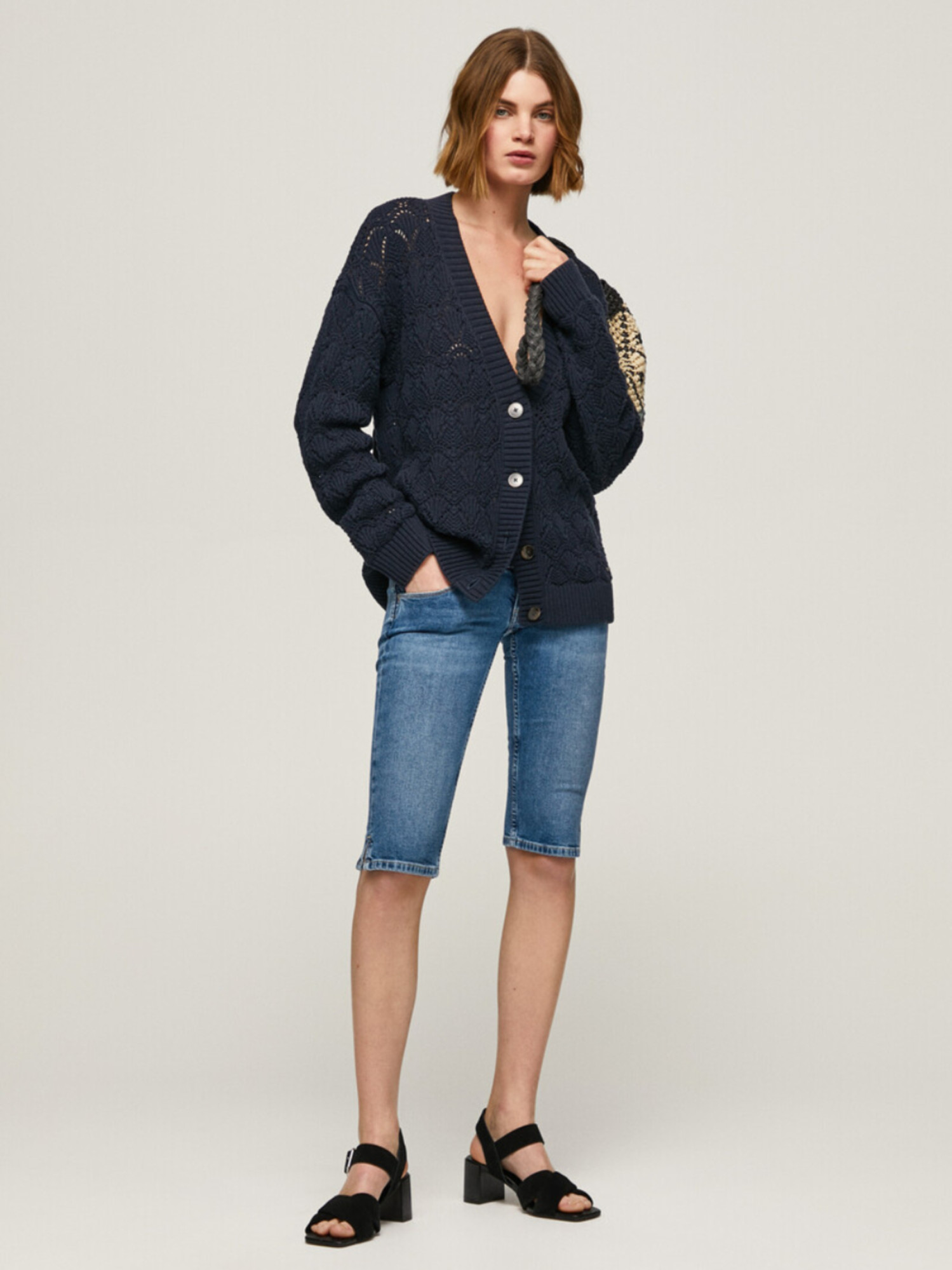 detail Pepe Jeans dámské modré džínové šortky