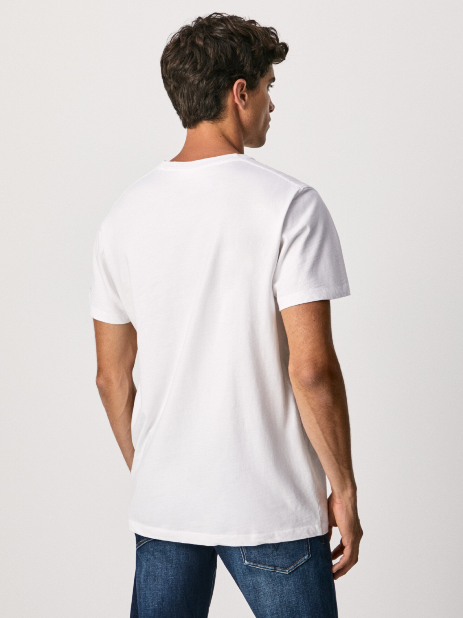 detail Pepe Jeans pánské bílé tričko Ronny