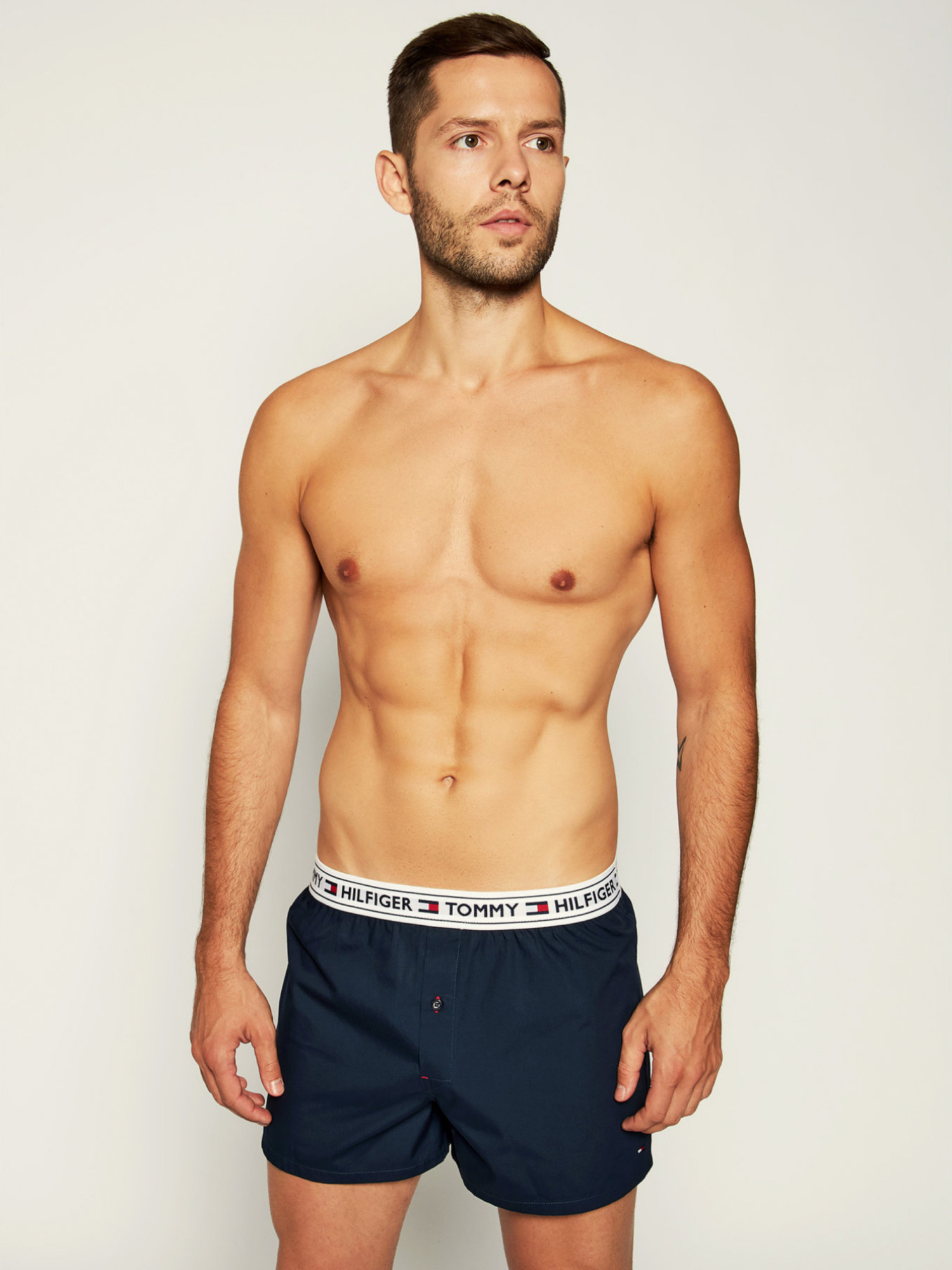 detail Tommy Hilfiger pánské tmavě modré boxerky