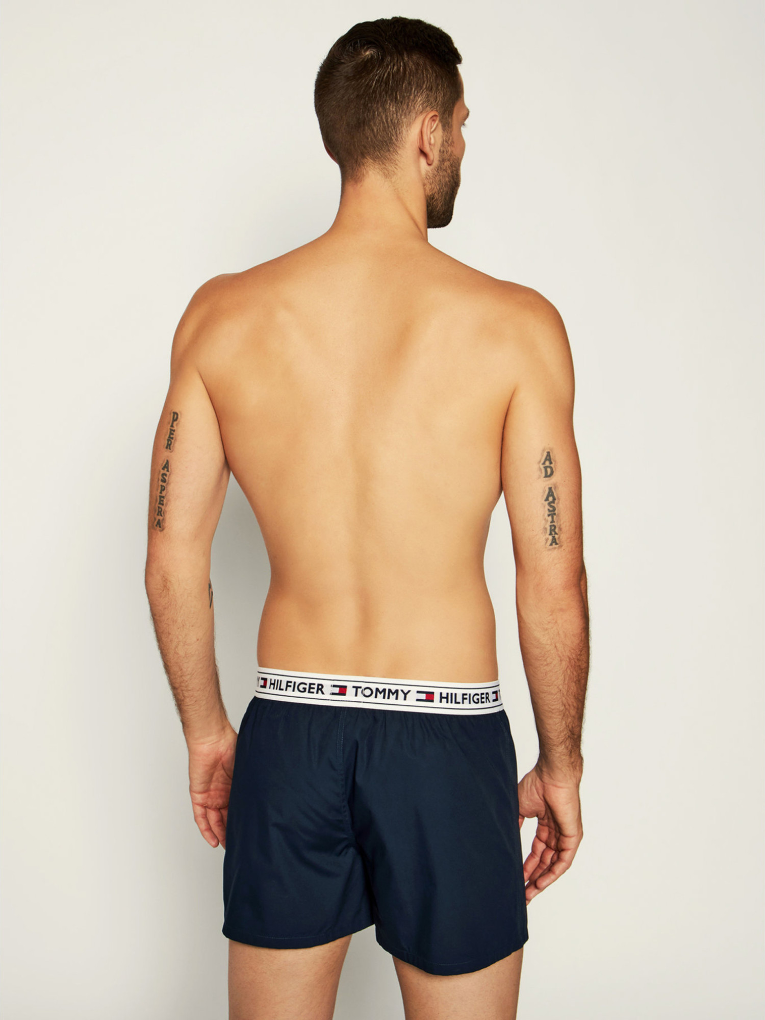 detail Tommy Hilfiger pánské tmavě modré boxerky