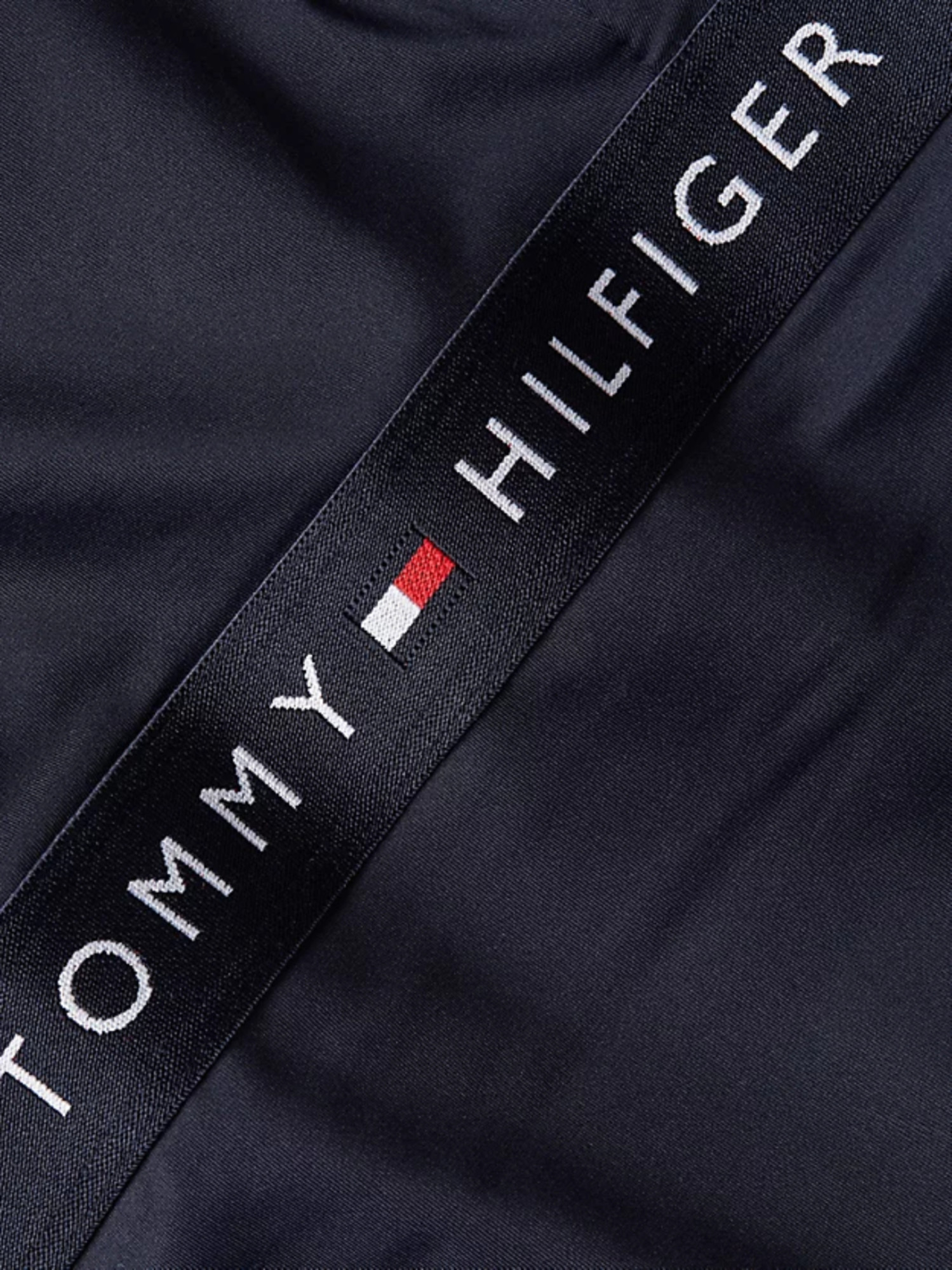 detail Tommy Hilfiger dámské tmavě modré jednodílné plavky