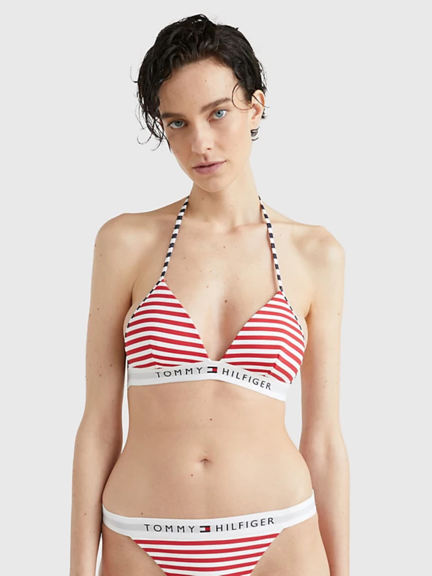 detail Tommy Hilfiger dámská pruhovaná plavková podprsenka