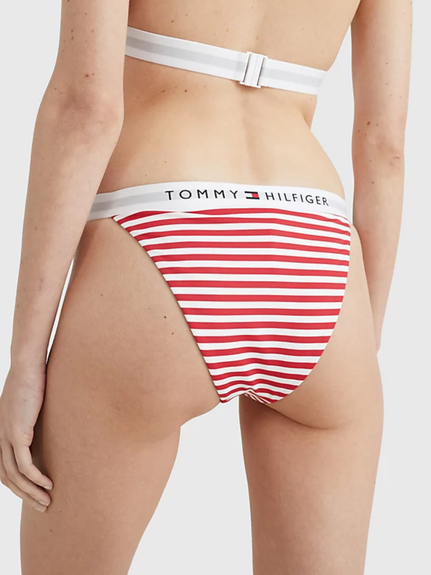 detail Tommy Hilfiger dámské pruhované plavkové kalhotky
