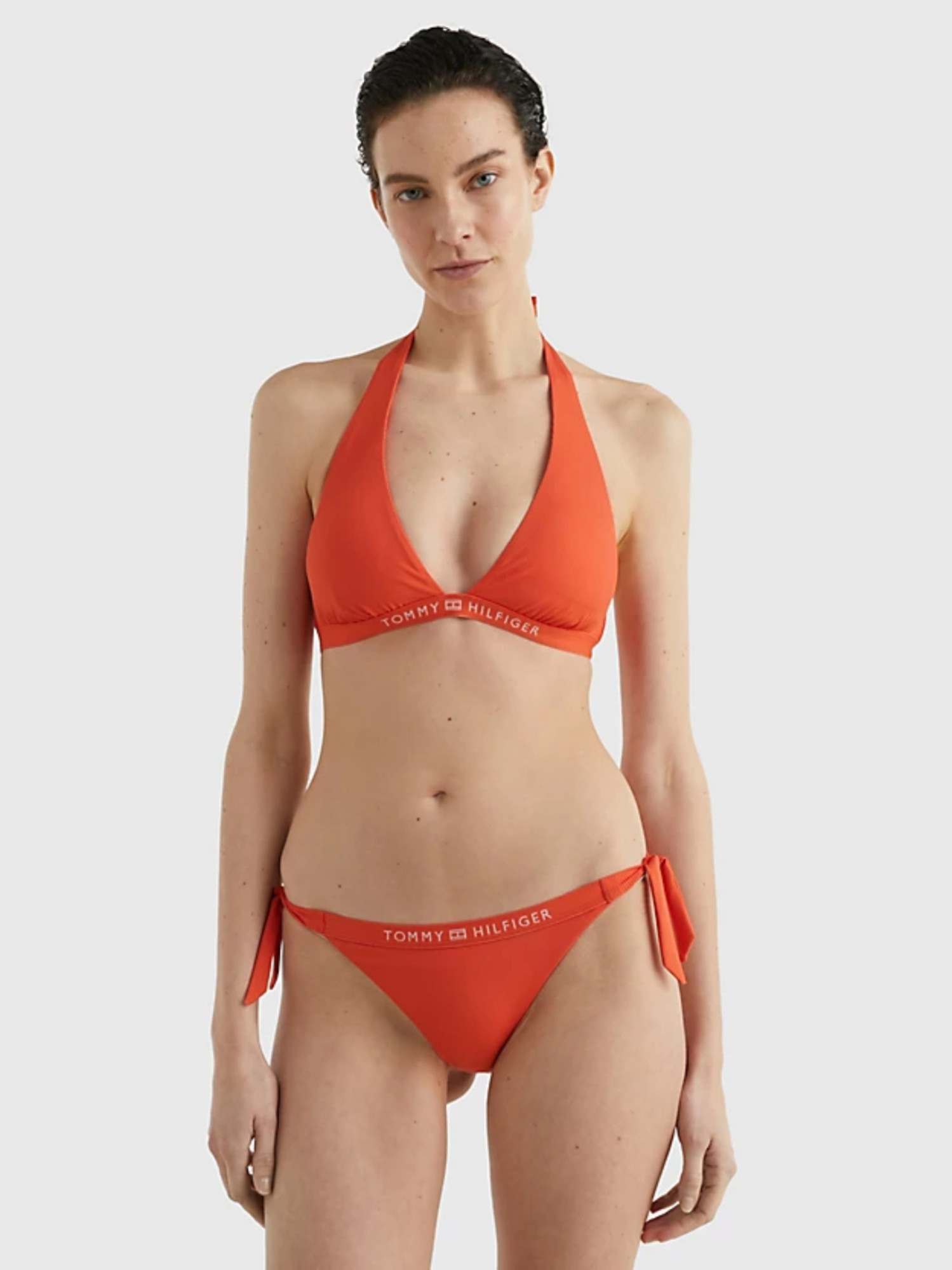detail Tommy Hilfiger dámské oranžové plavkové kalhotky