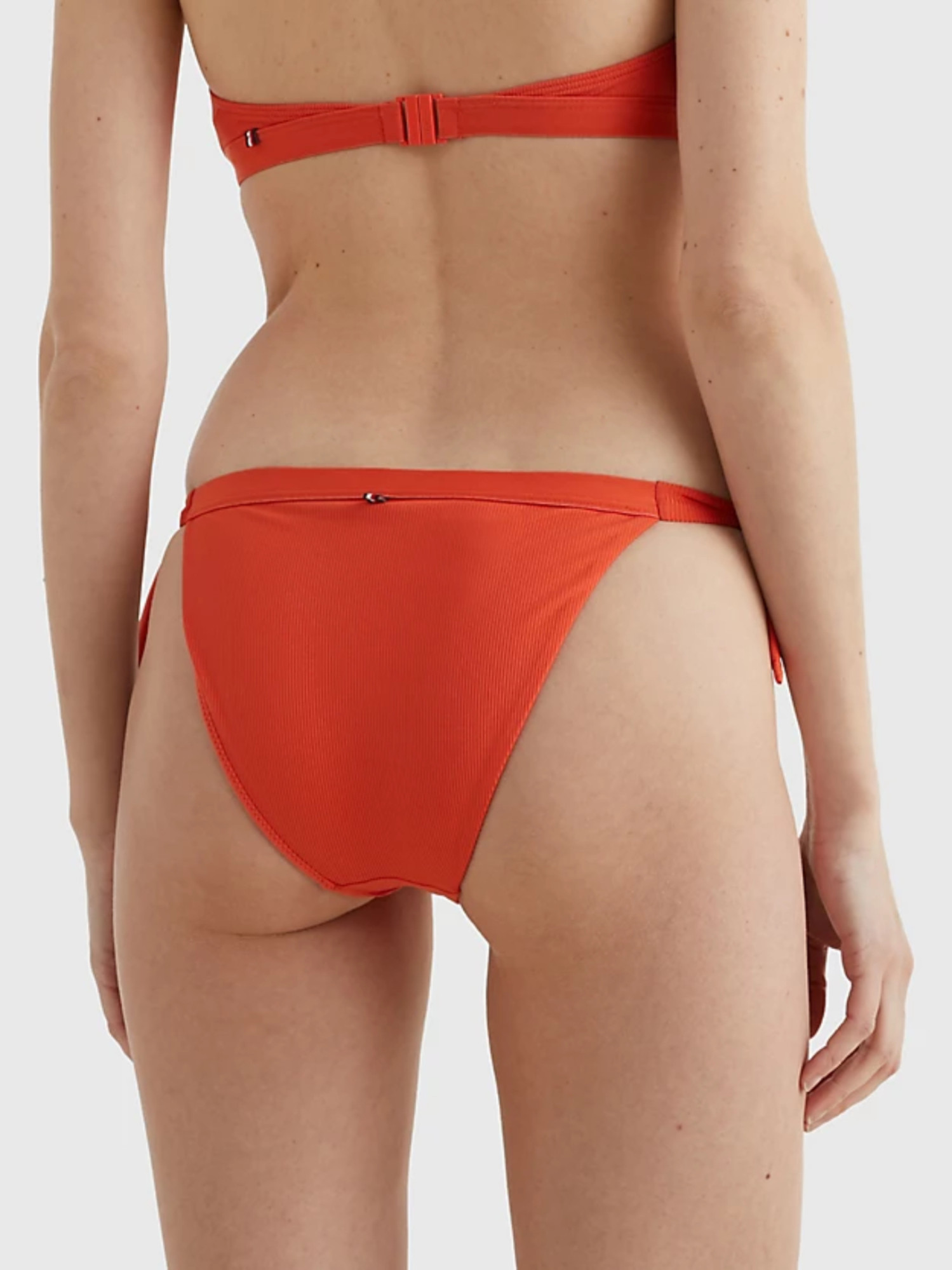 detail Tommy Hilfiger dámské oranžové plavkové kalhotky