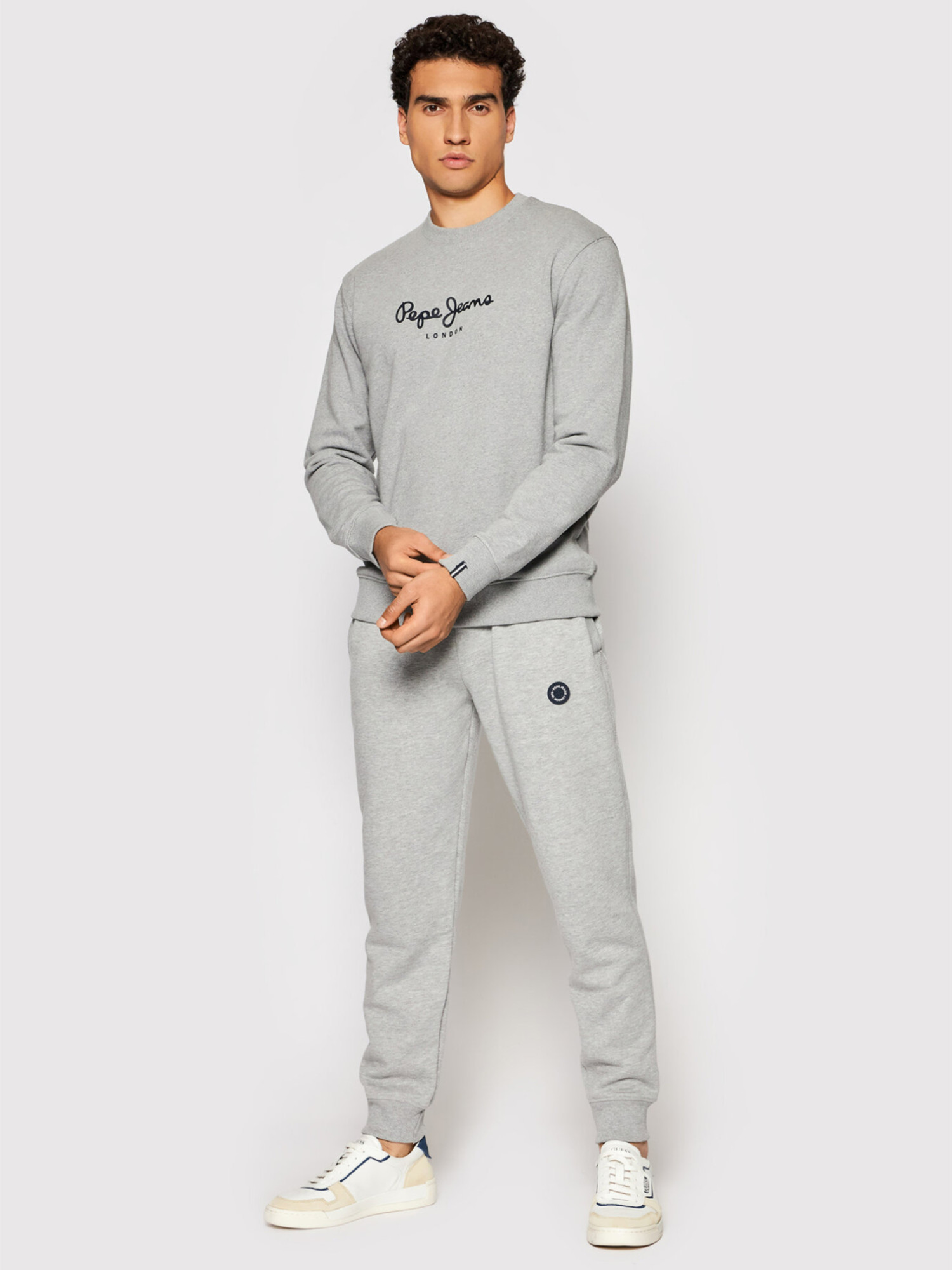 detail Pepe Jeans pánské šedé tepláky