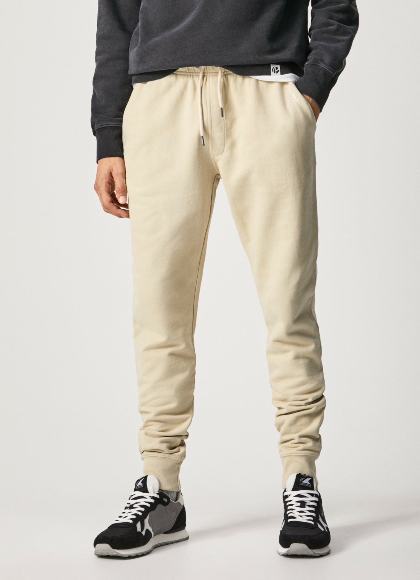 detail Pepe Jeans pánské tepláky David