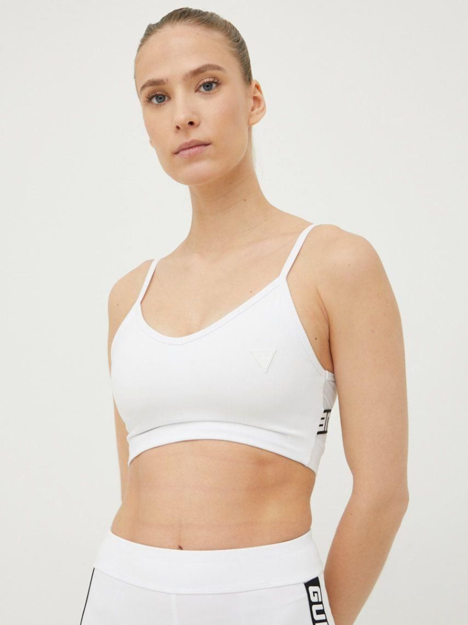 detail Guess dámský bílý top