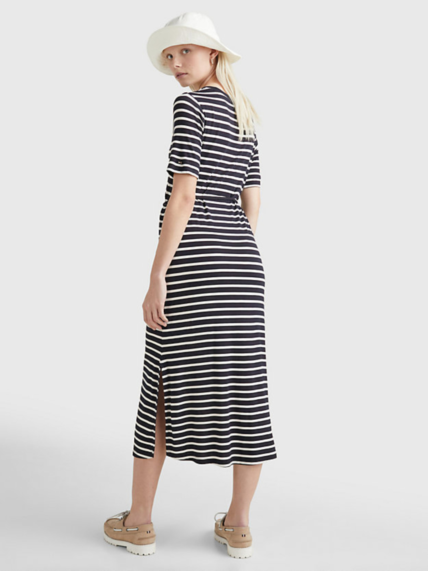 detail Tommy Hilfiger dámské pruhované šaty