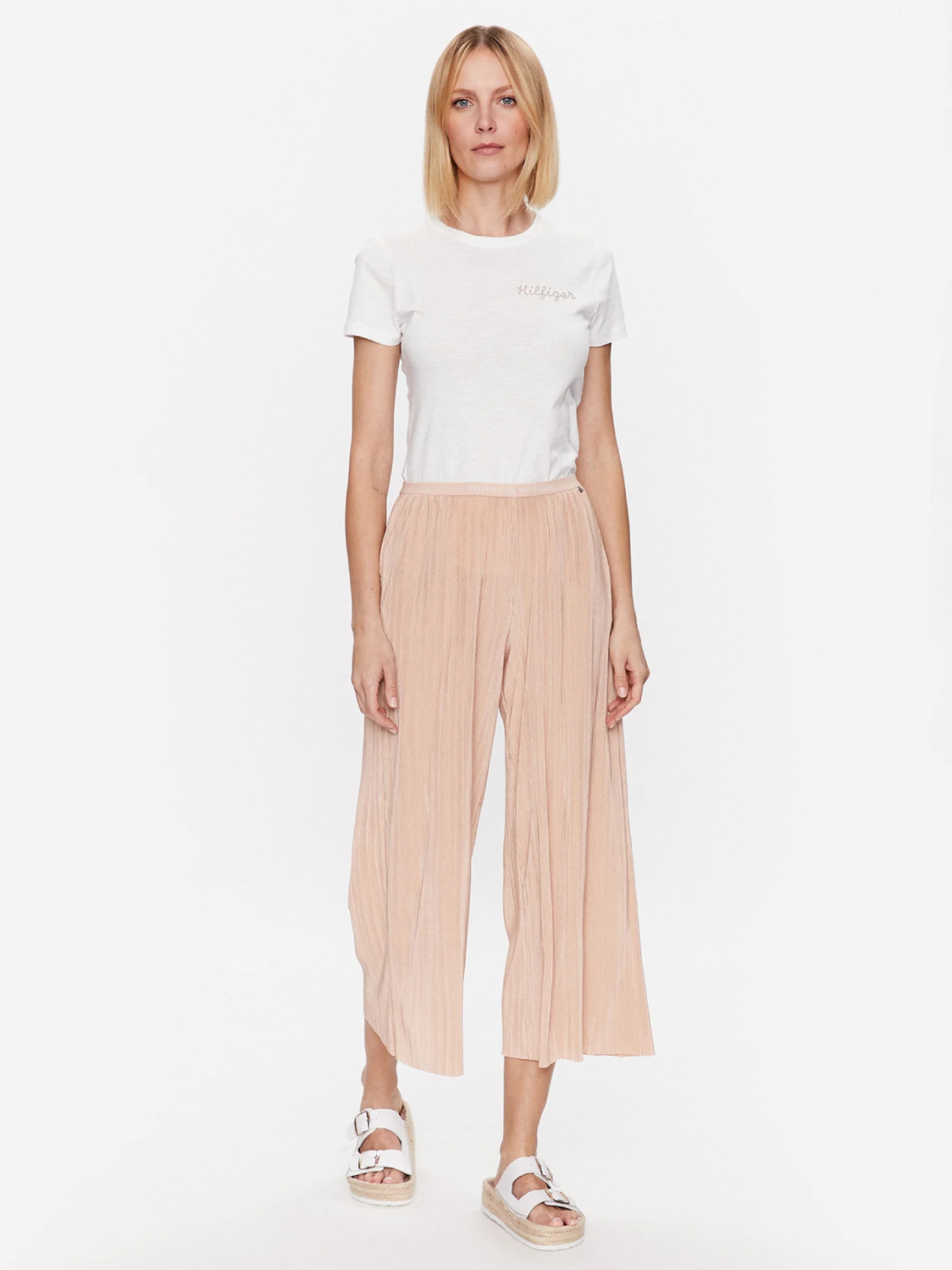 detail Tommy Hilfiger dámské bílé tričko