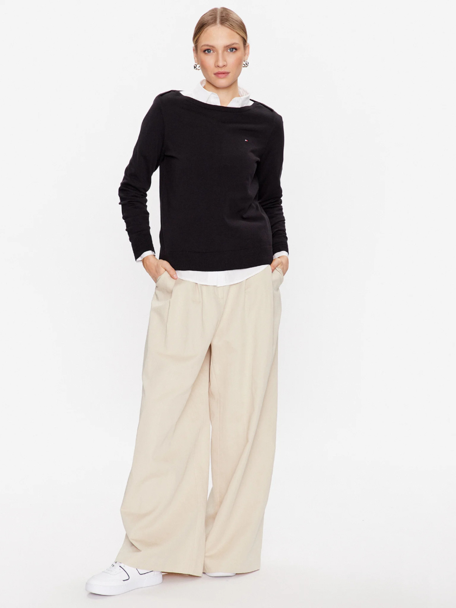 detail Tommy Hilfiger dámský černý svetr