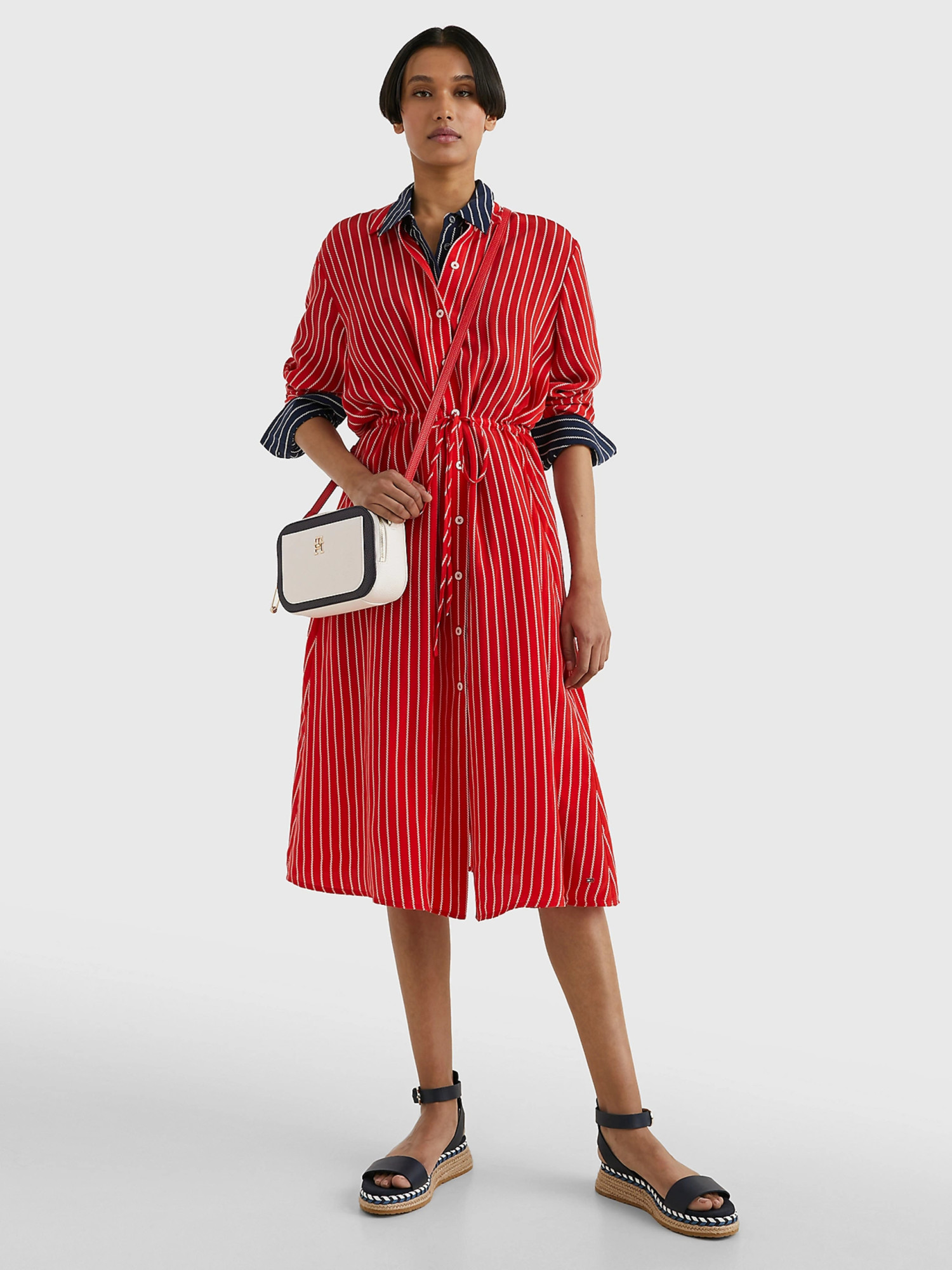 detail Tommy Hilfiger dámské červené šaty Cupro