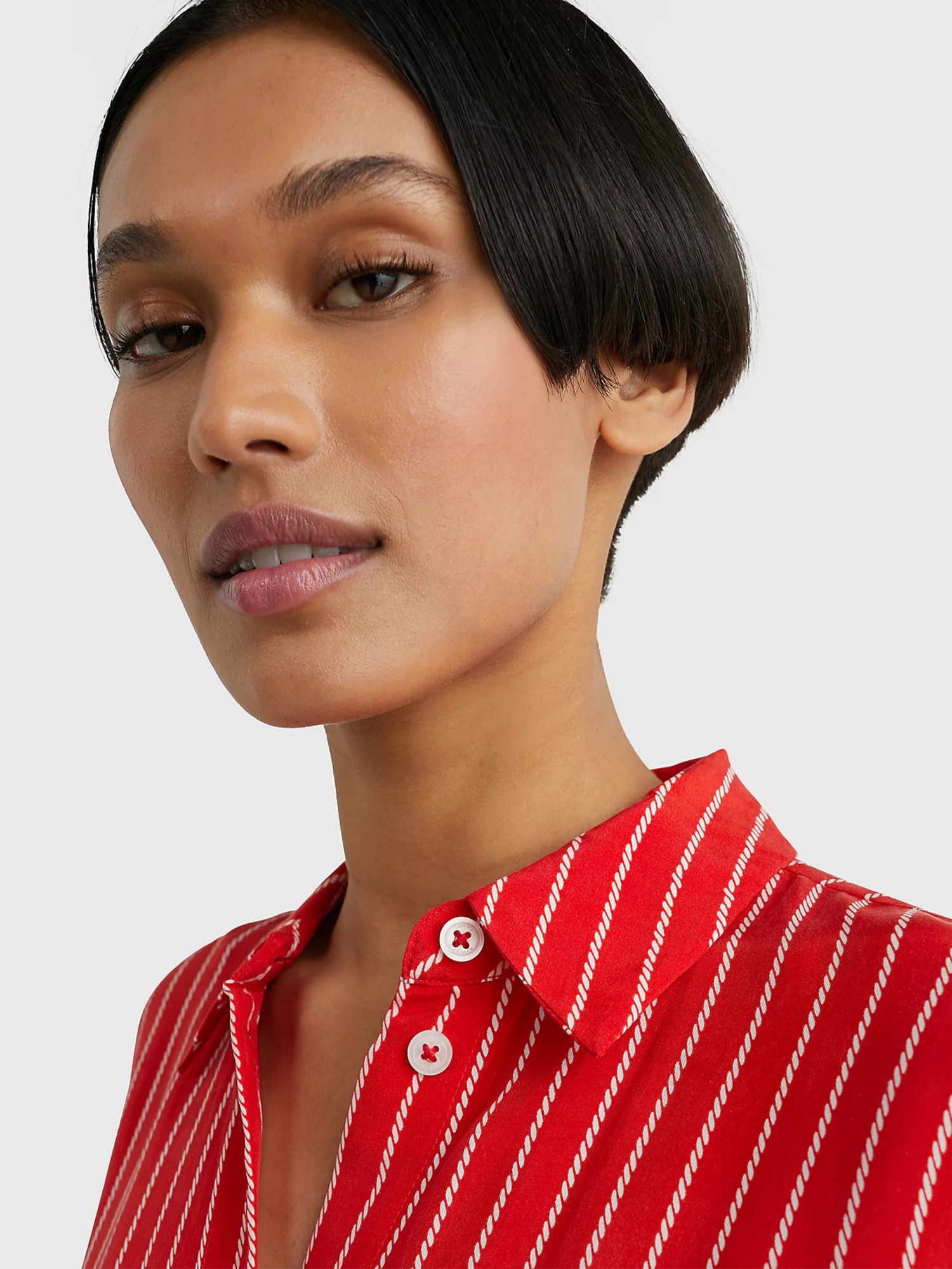 detail Tommy Hilfiger dámské červené šaty Cupro
