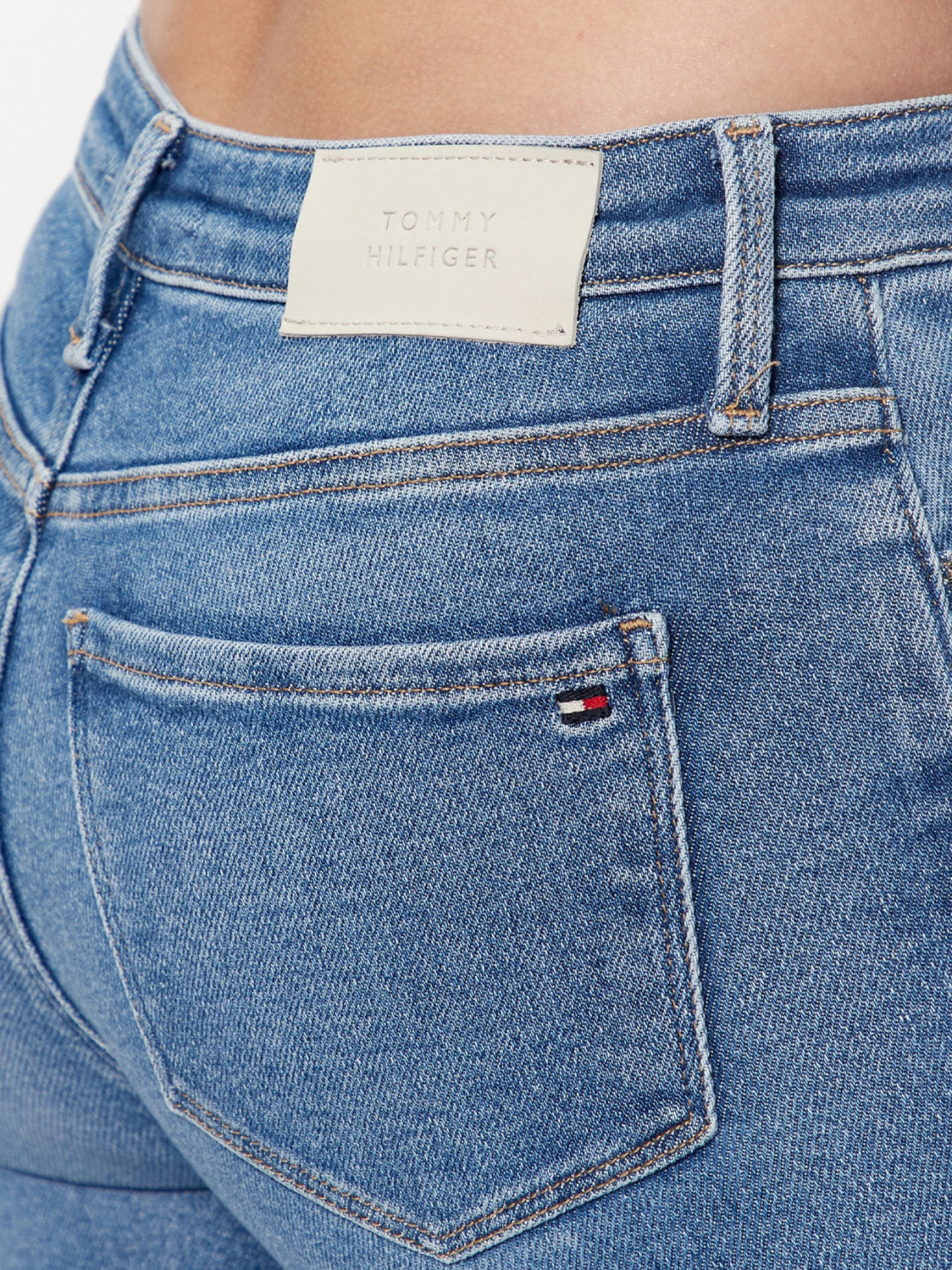 detail Tommy Hilfiger dámské modré džíny