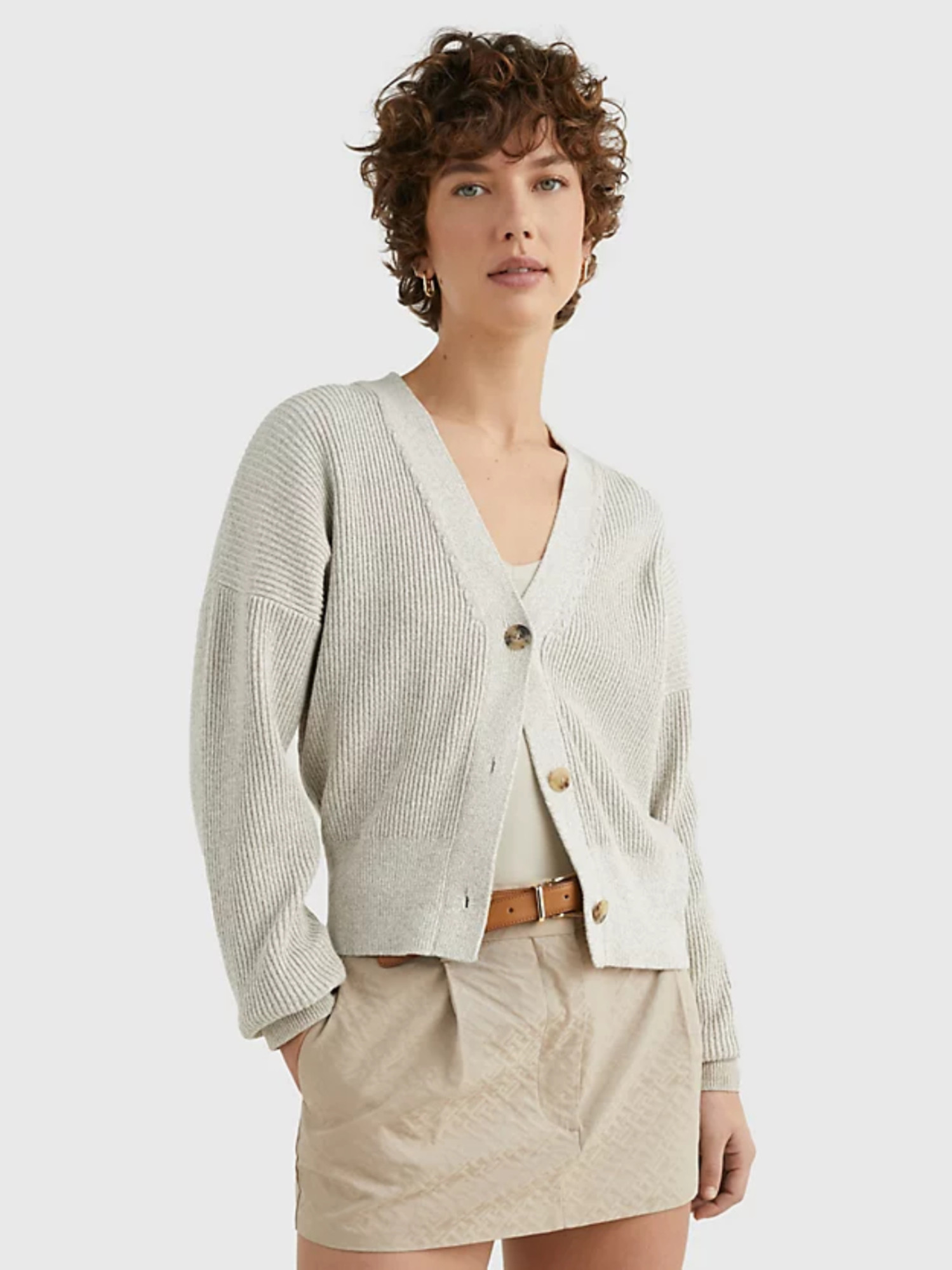 detail Tommy Hilfiger dámský béžový svetr