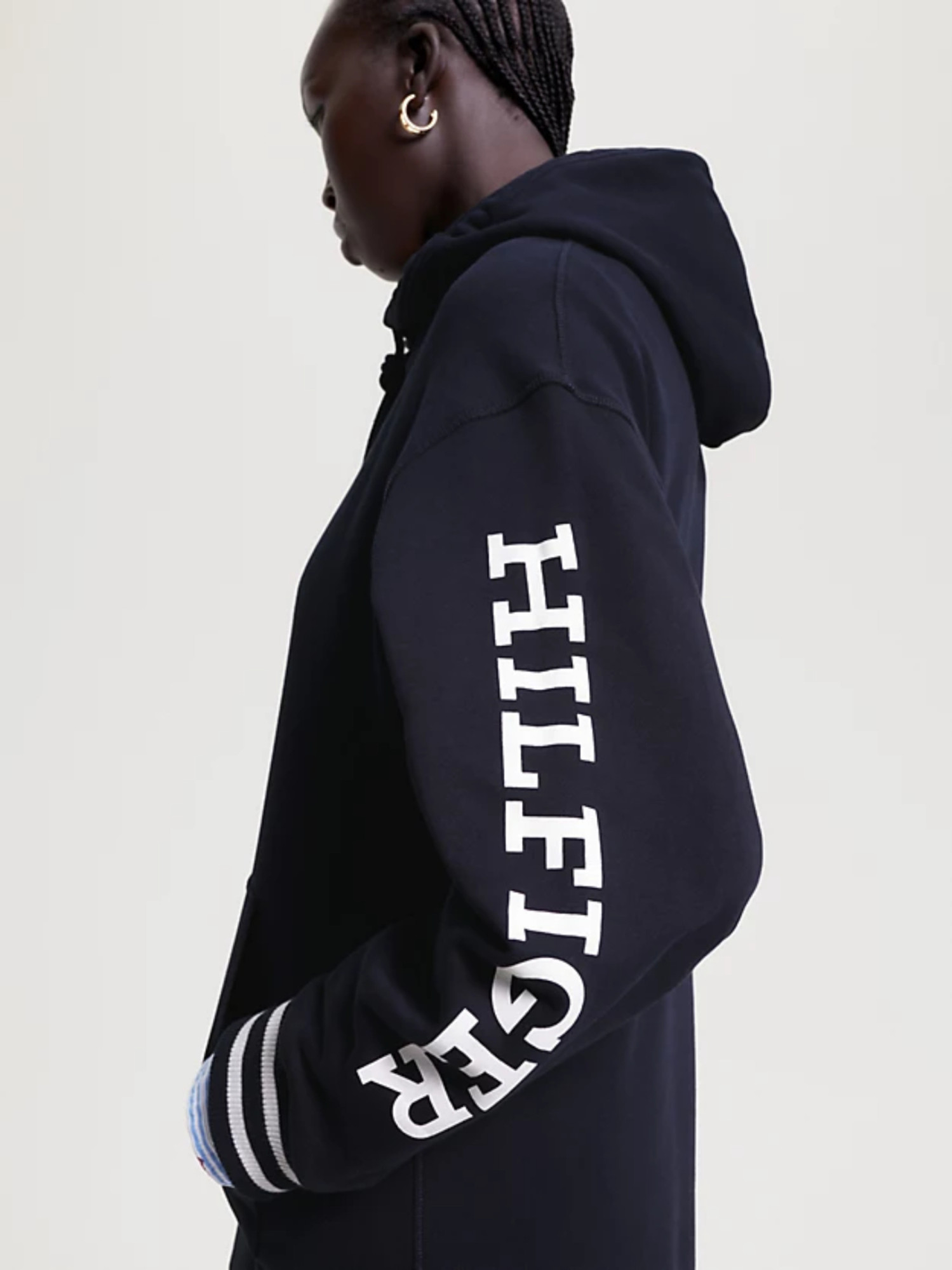 detail Tommy Hilfiger dámské tmavě modré mikinové šaty