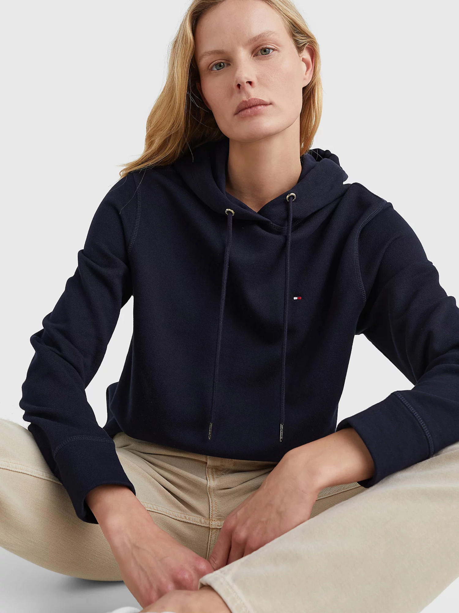 detail Tommy Hilfiger dámská tmavě modrá mikina