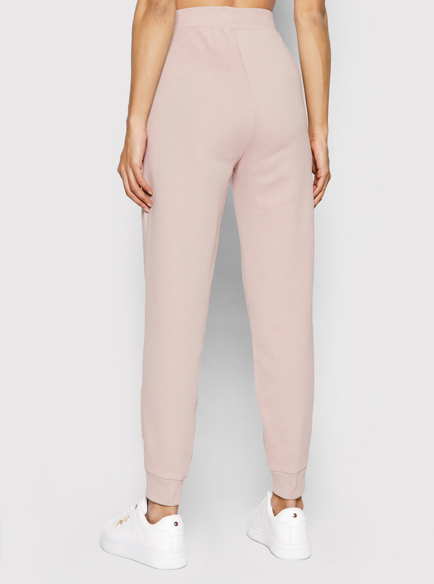 detail Tommy Hilfiger dámské starorůžové tepláky