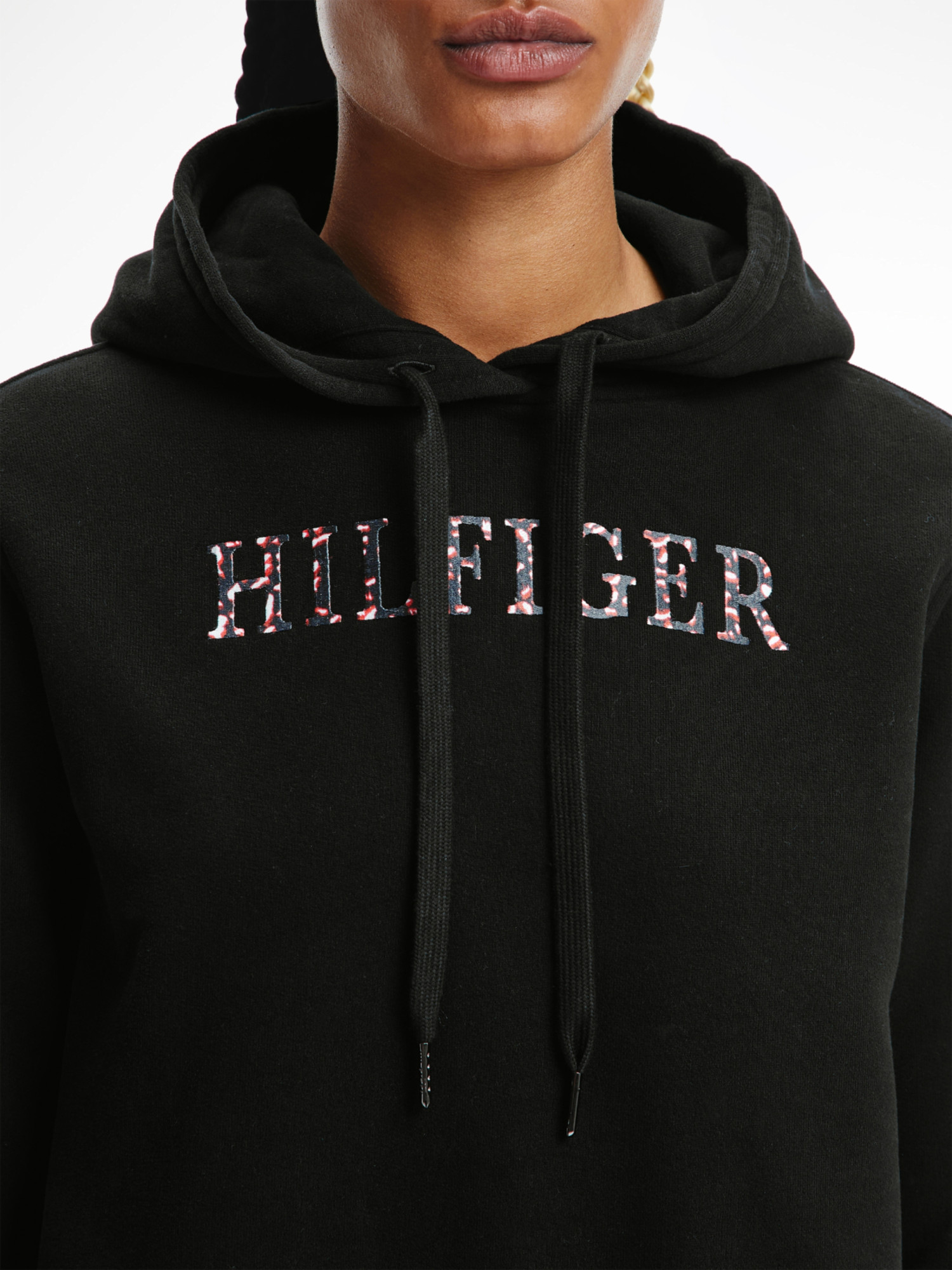 detail Tommy Hilfiger dámská černá mikina