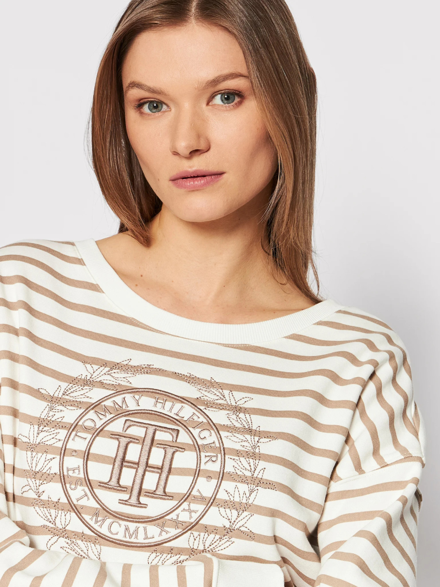 detail Tommy Hilfiger dámská pruhovaná mikina