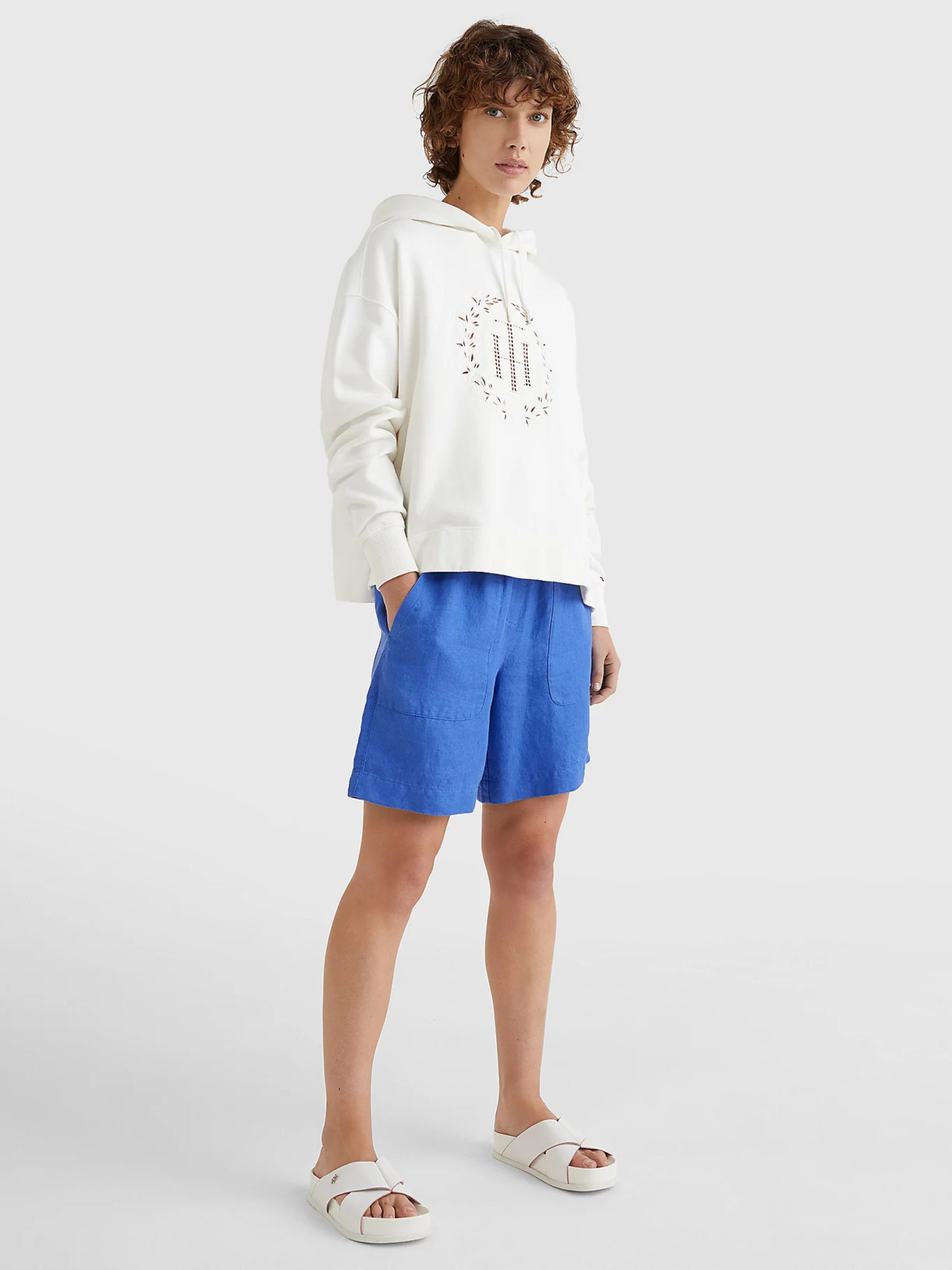 detail Tommy Hilfiger dámská bílá mikina