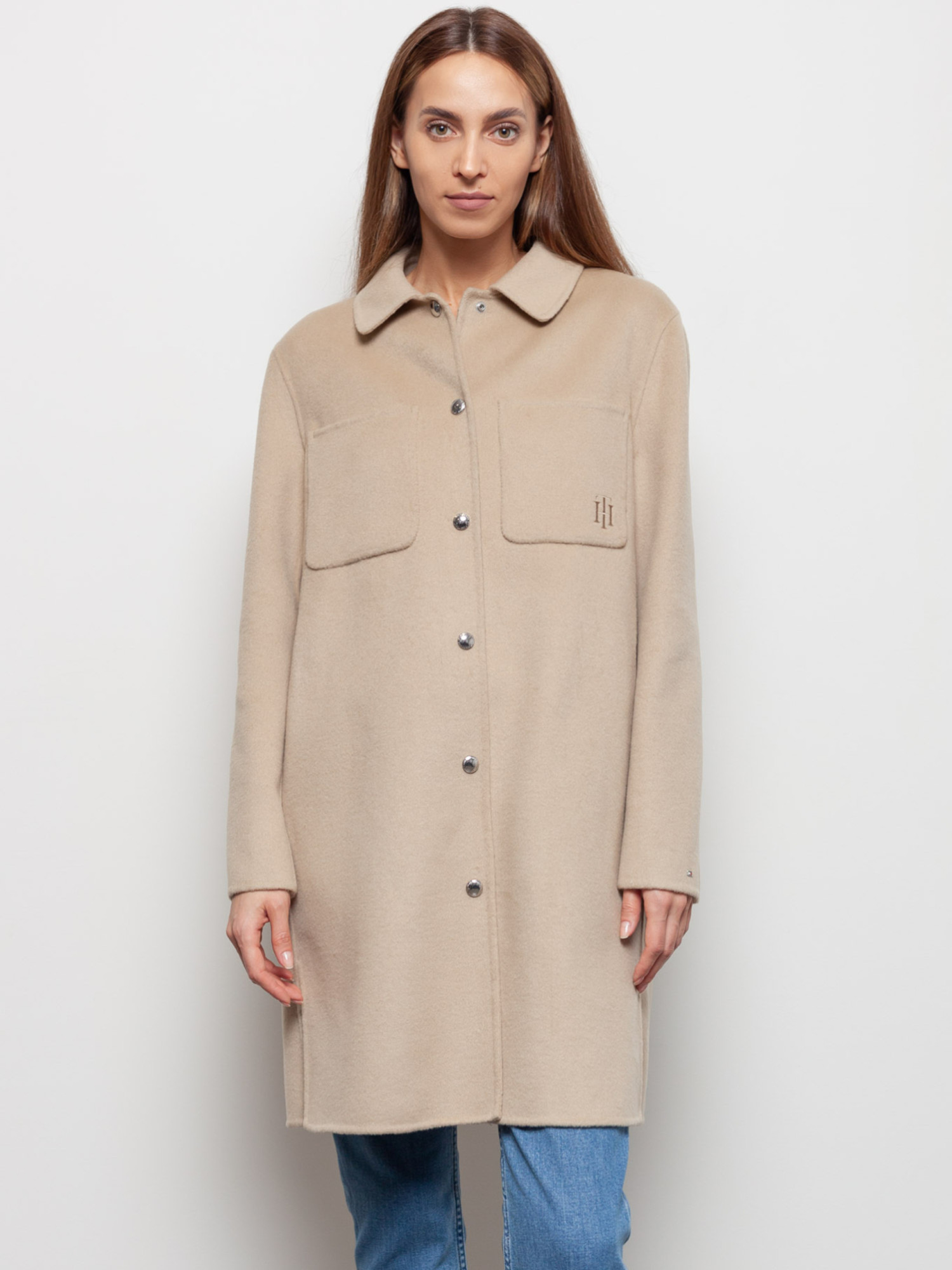 detail Tommy Hilfiger dámský béžový kabát