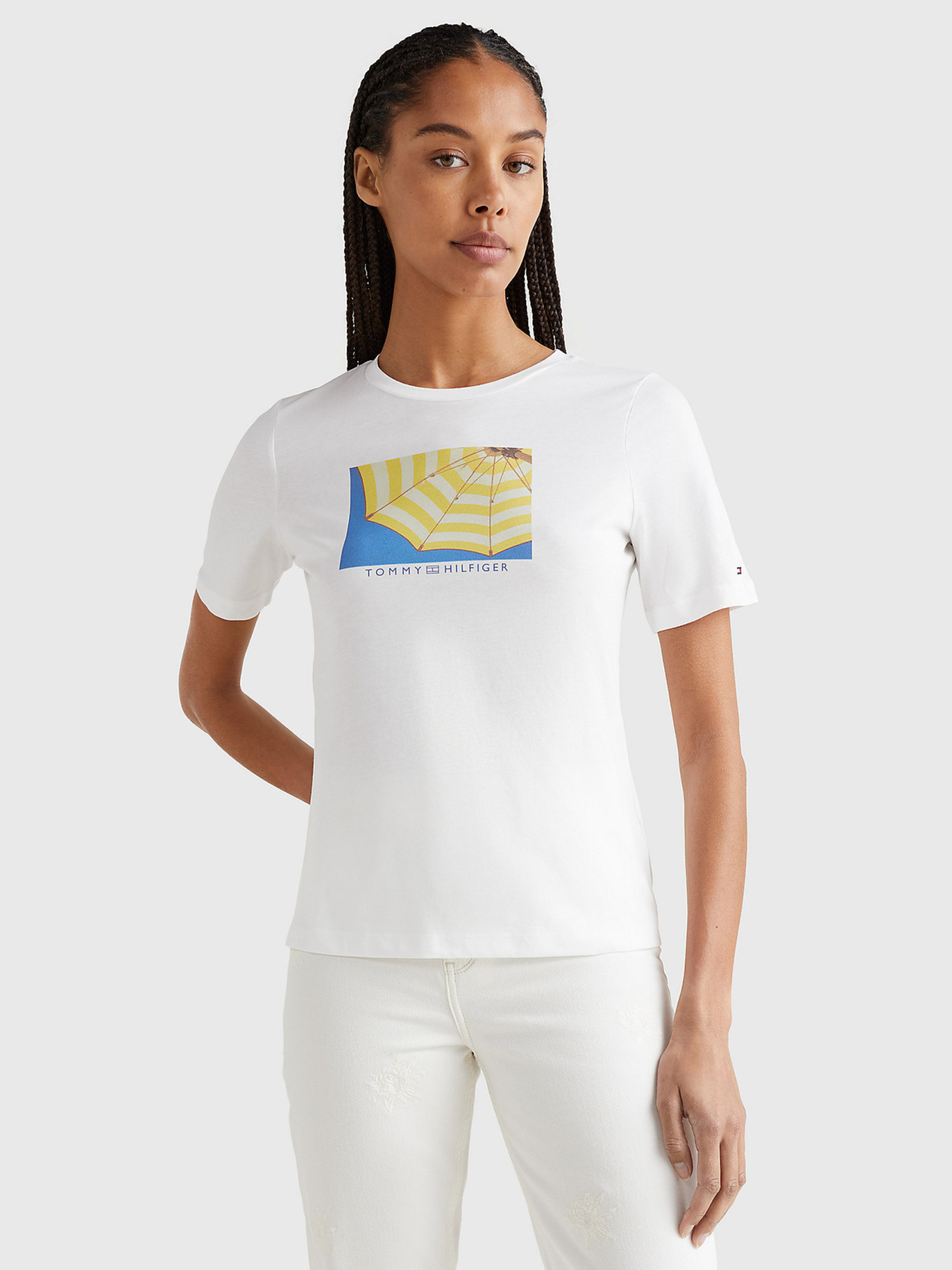 detail Tommy Hilfiger dámské bílé tričko