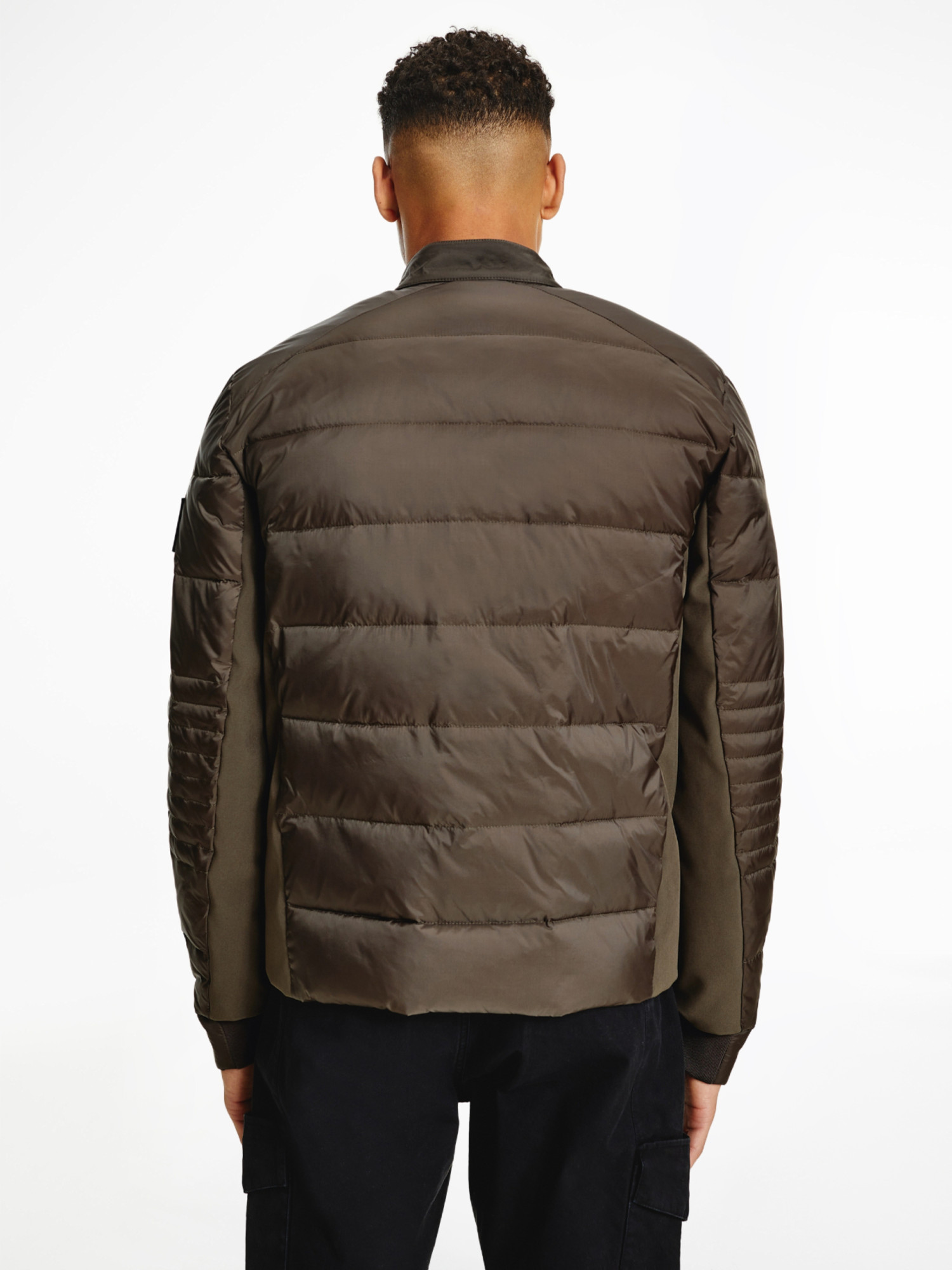 detail Calvin Klein pánská khaki zelená bunda