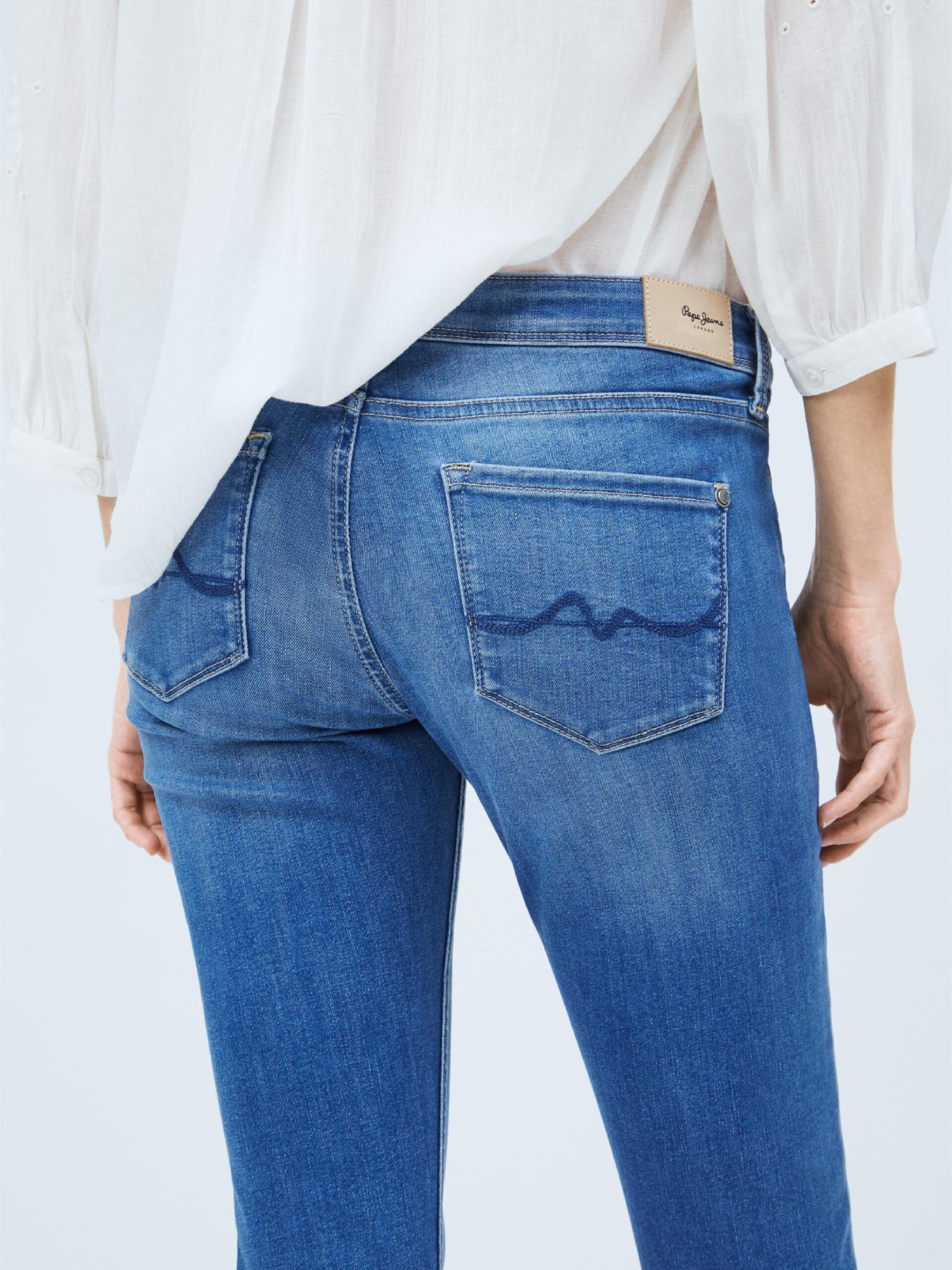 detail Pepe Jeans dámské modré džíny Lola