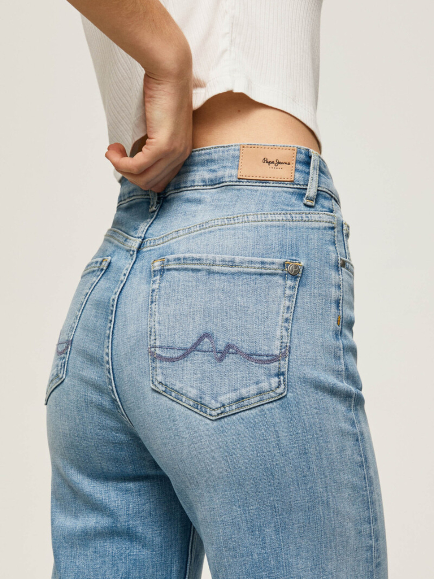 detail Pepe Jeans dámské modré džíny Lexa